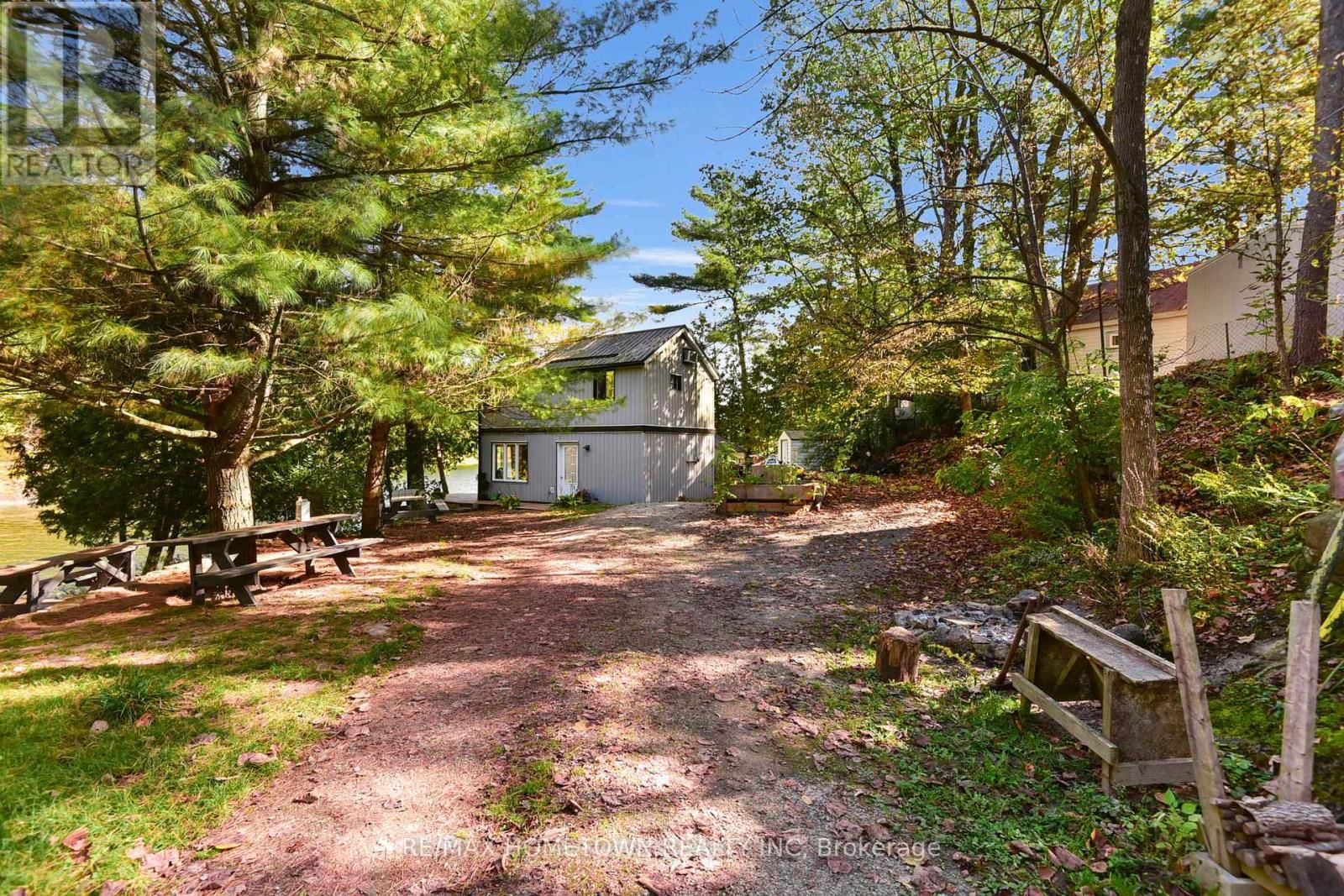 961 NARROWS LANE Image 4