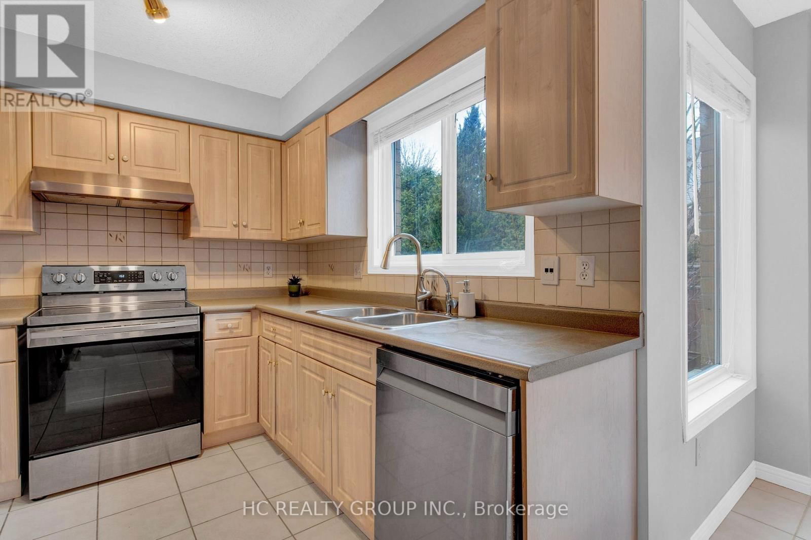 69 GIBBS CRESCENT Image 12