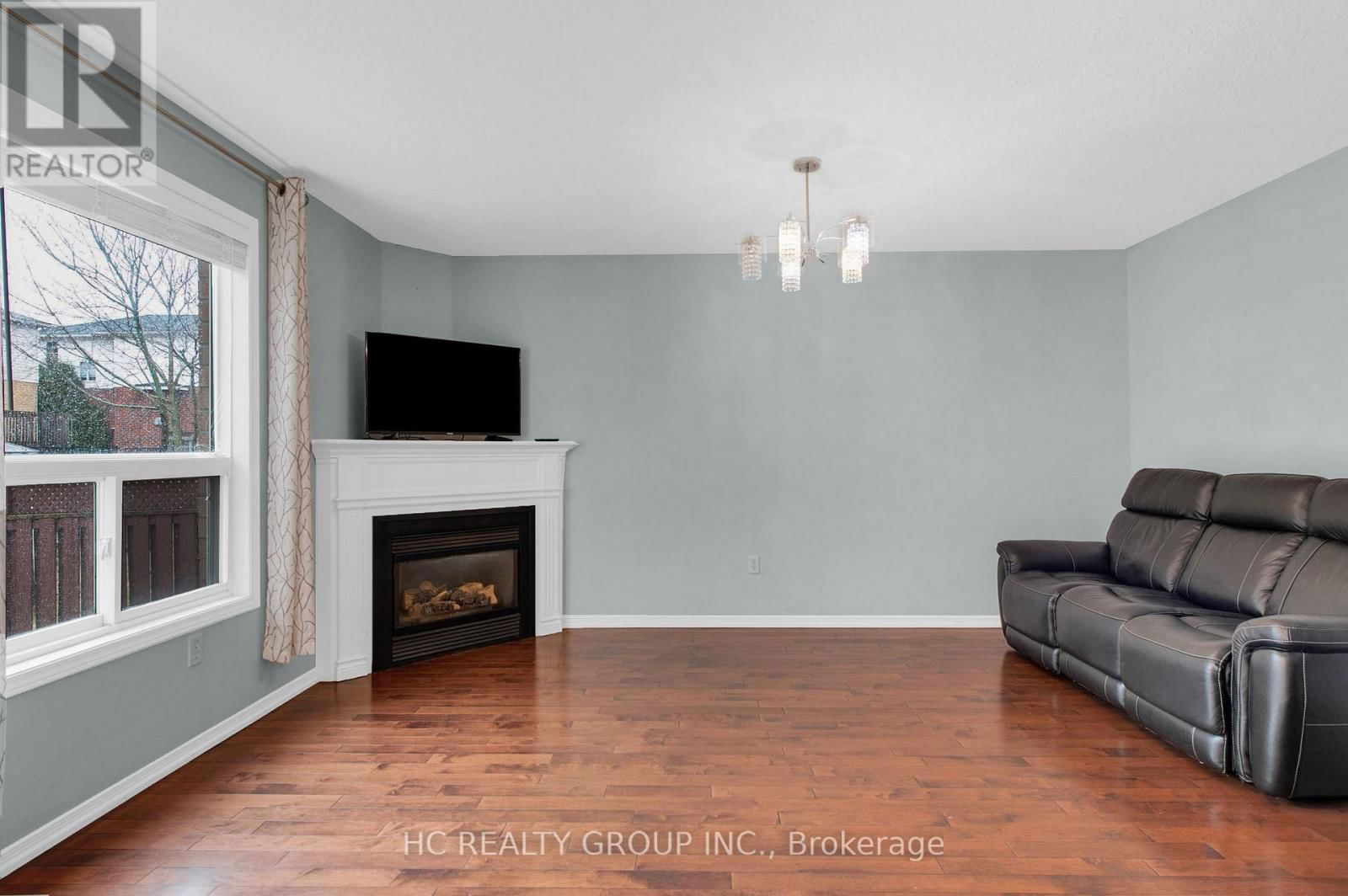 69 GIBBS CRESCENT Image 13