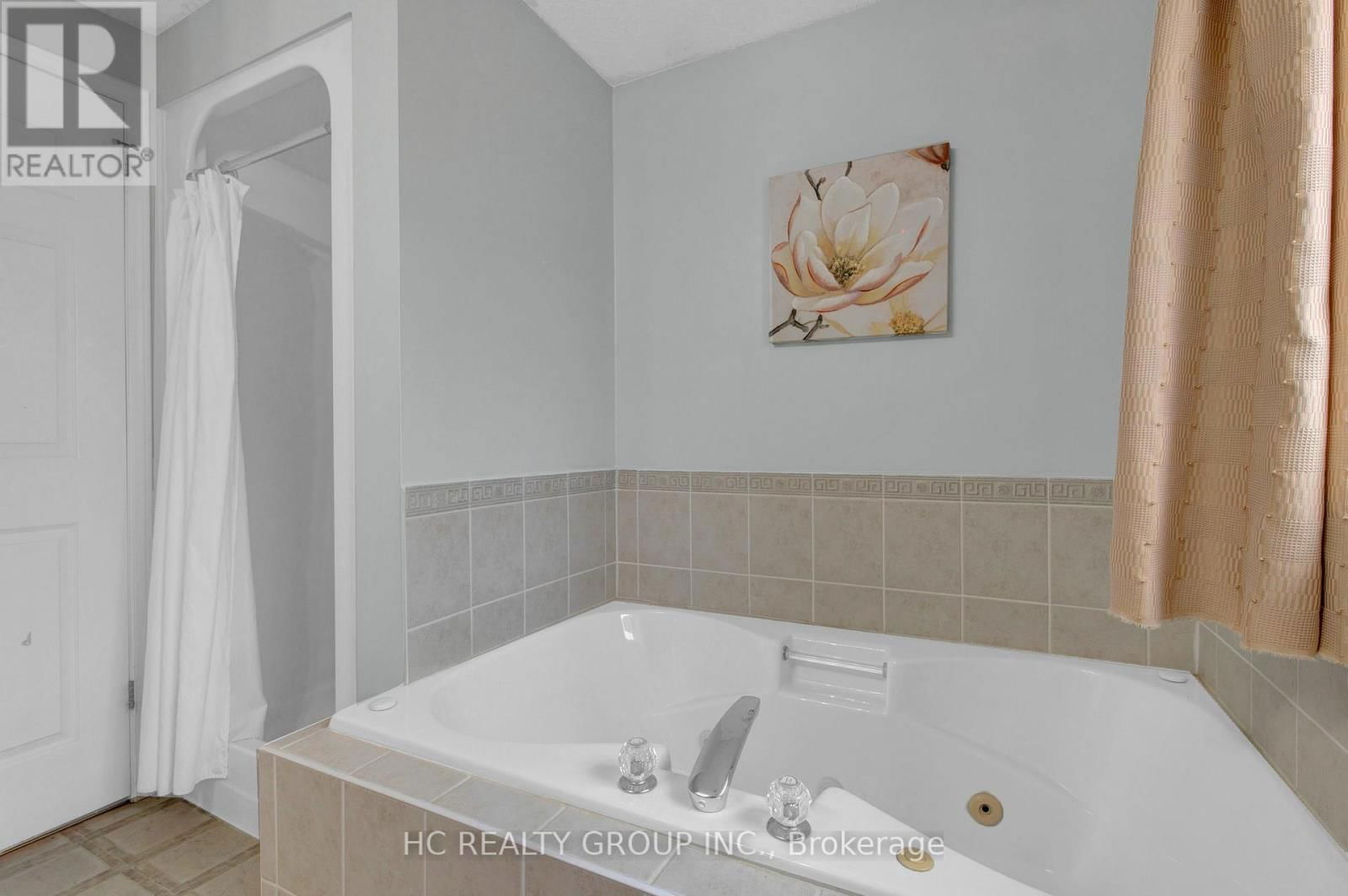 69 GIBBS CRESCENT Image 35