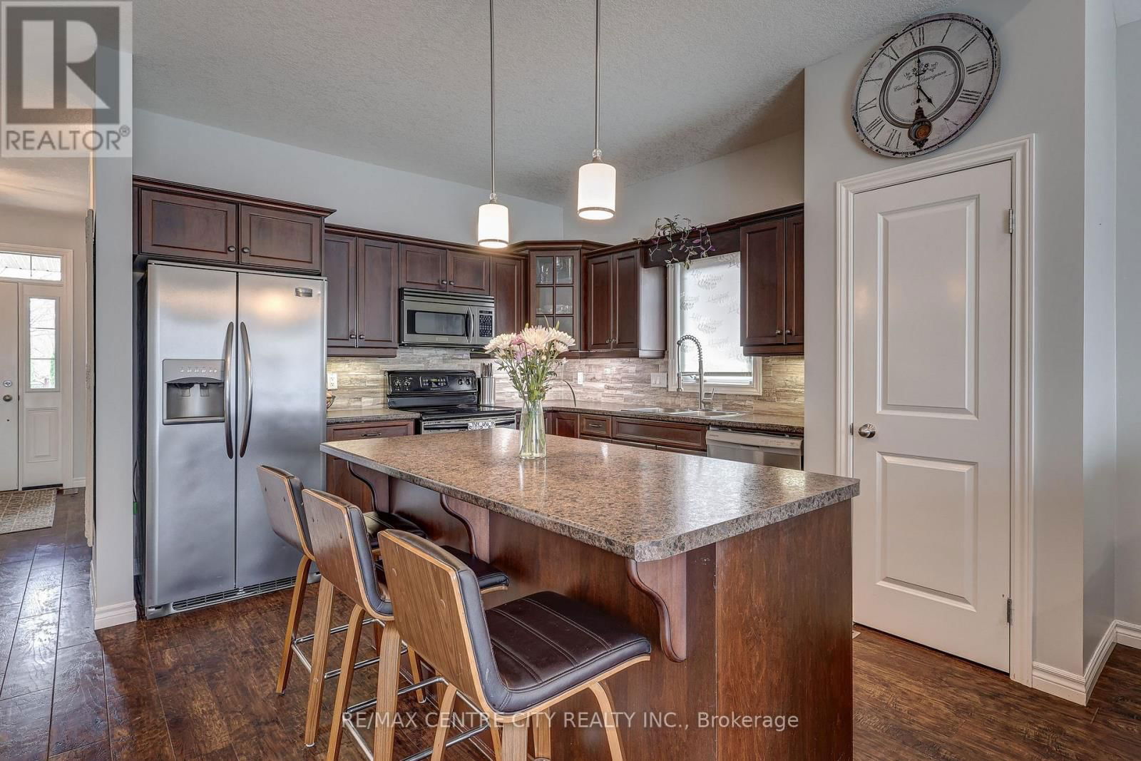 52 CIRCLEWOOD DRIVE Image 11