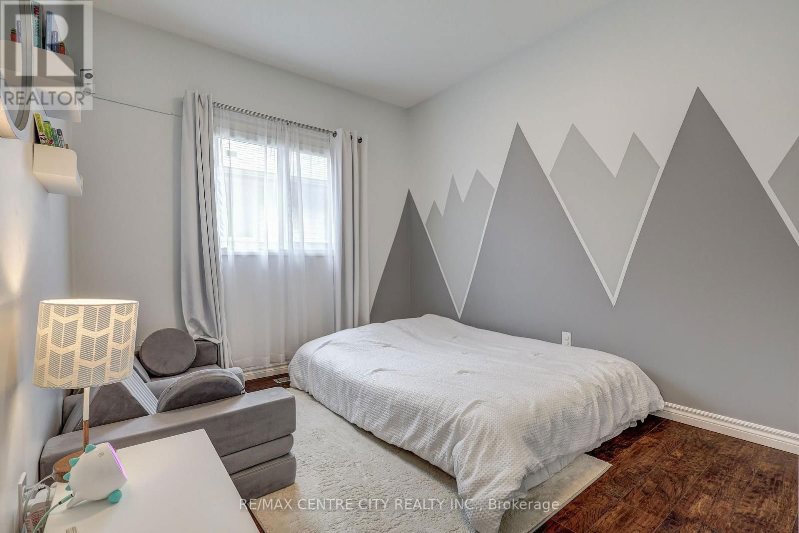 52 CIRCLEWOOD DRIVE Image 23