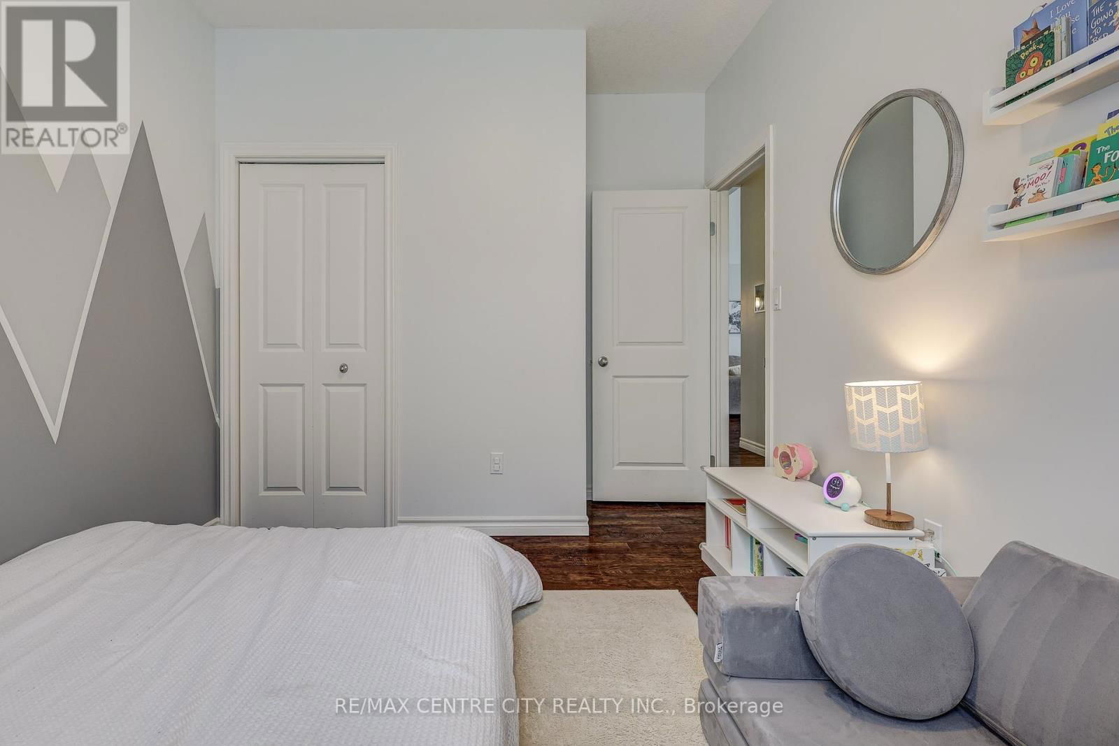 52 CIRCLEWOOD DRIVE Image 24