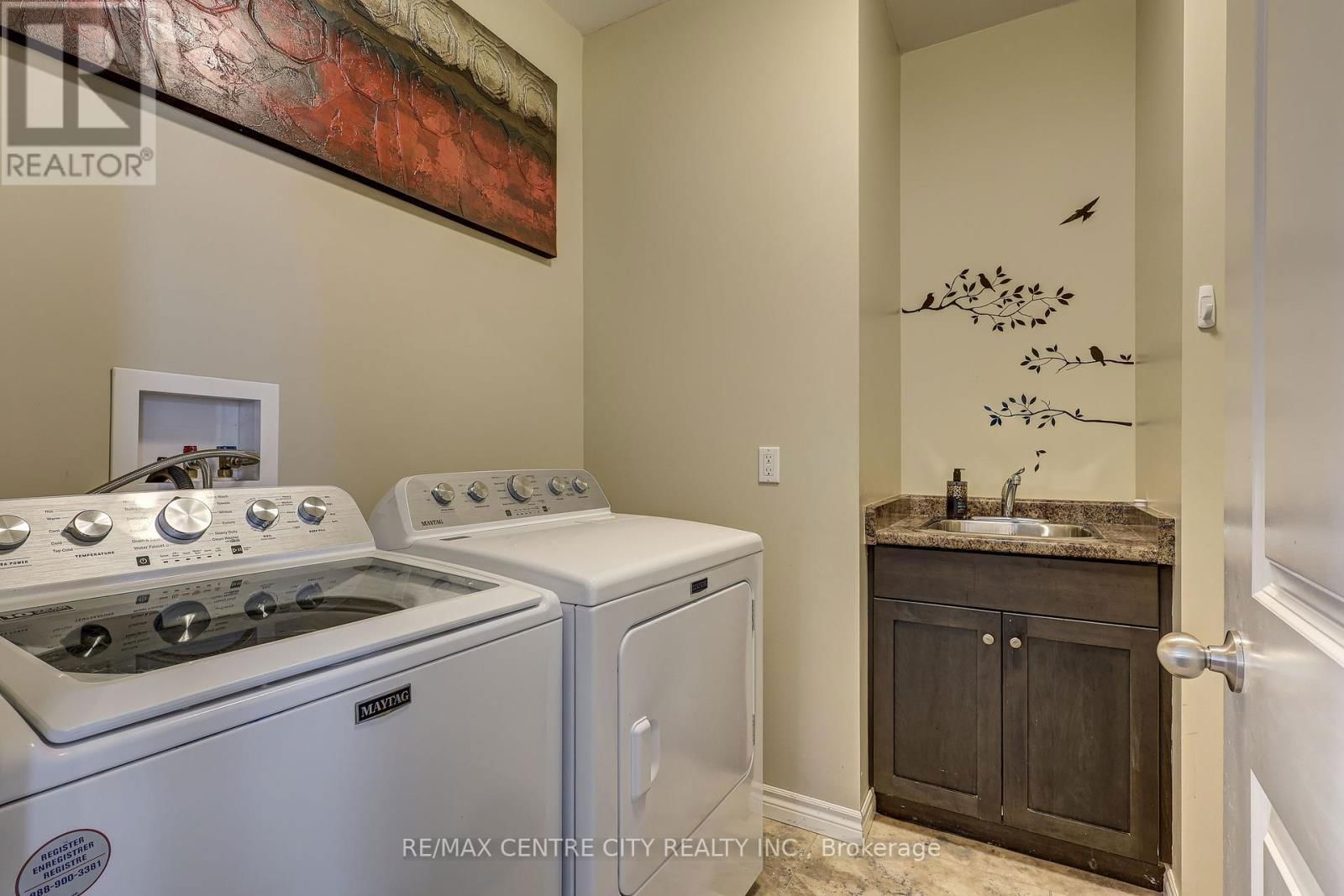 52 CIRCLEWOOD DRIVE Image 26