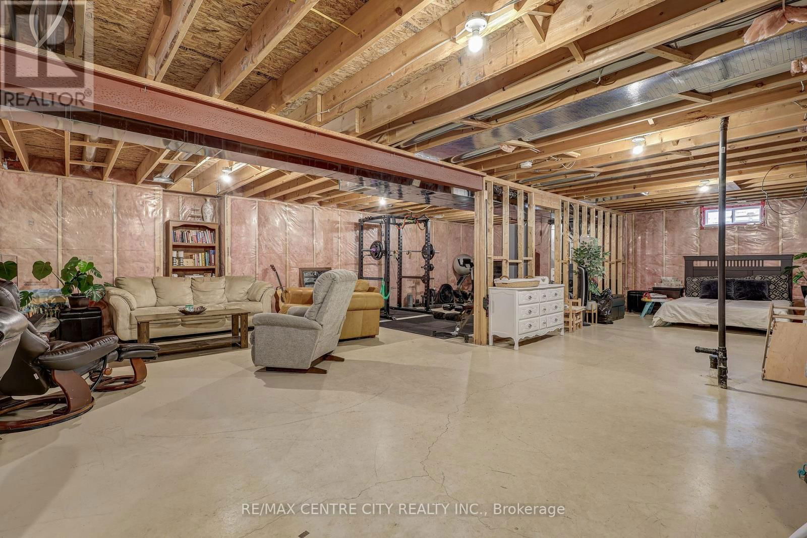 52 CIRCLEWOOD DRIVE Image 27