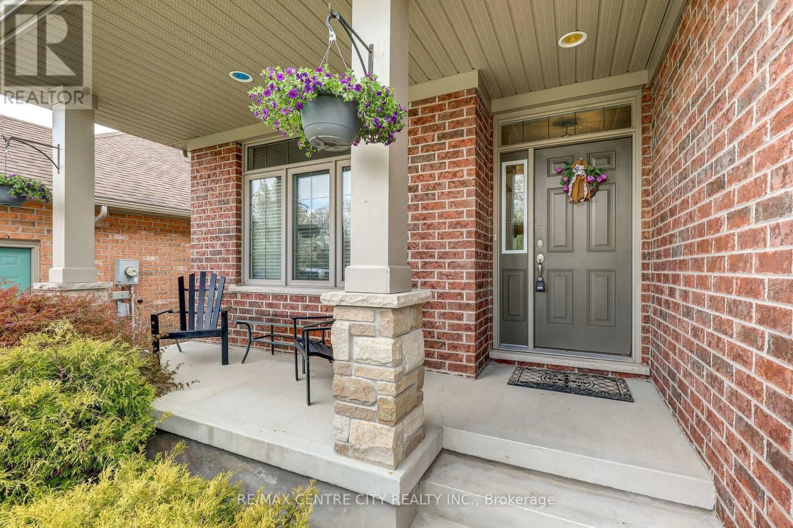 52 CIRCLEWOOD DRIVE Image 3