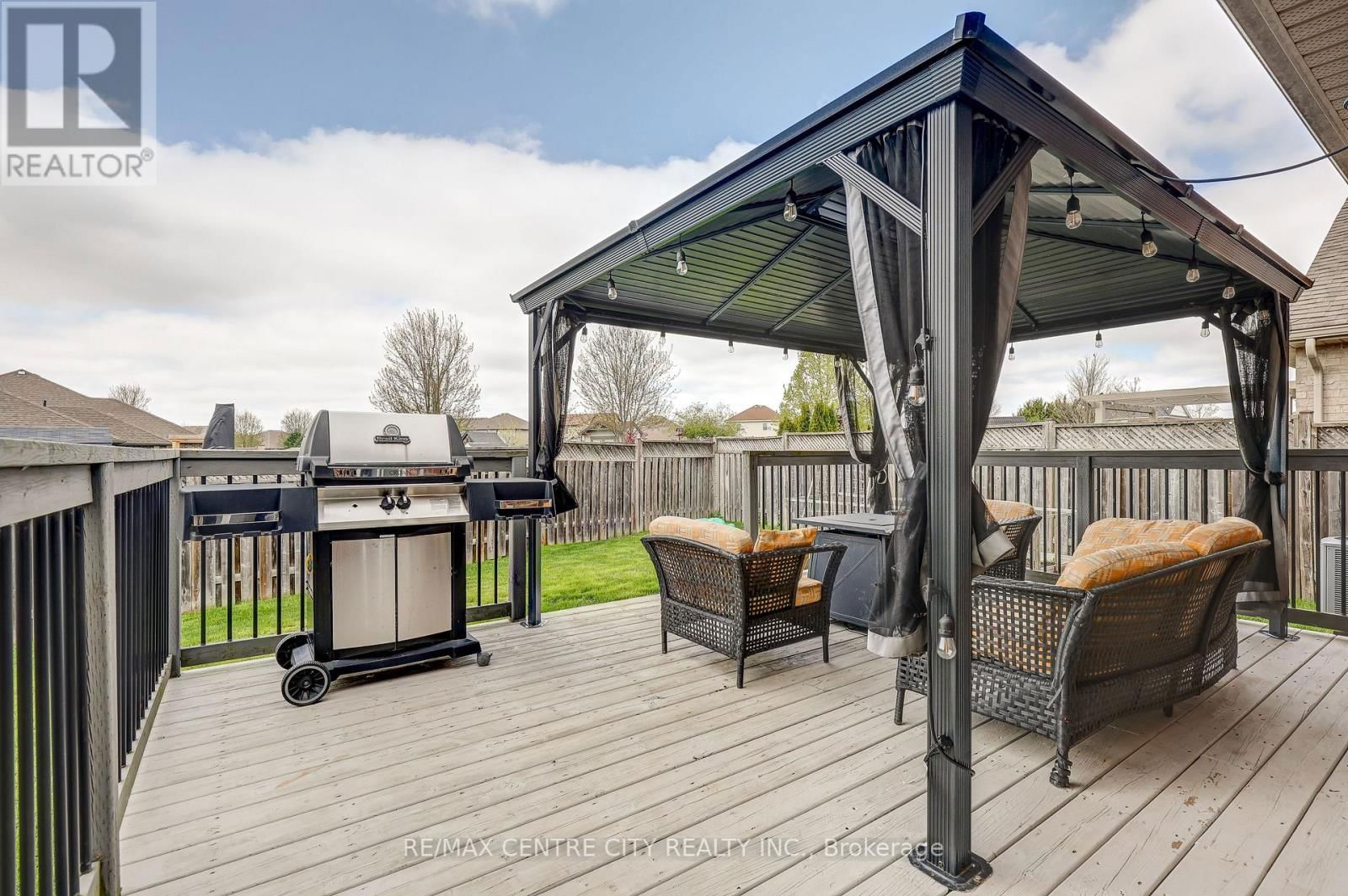 52 CIRCLEWOOD DRIVE Image 33