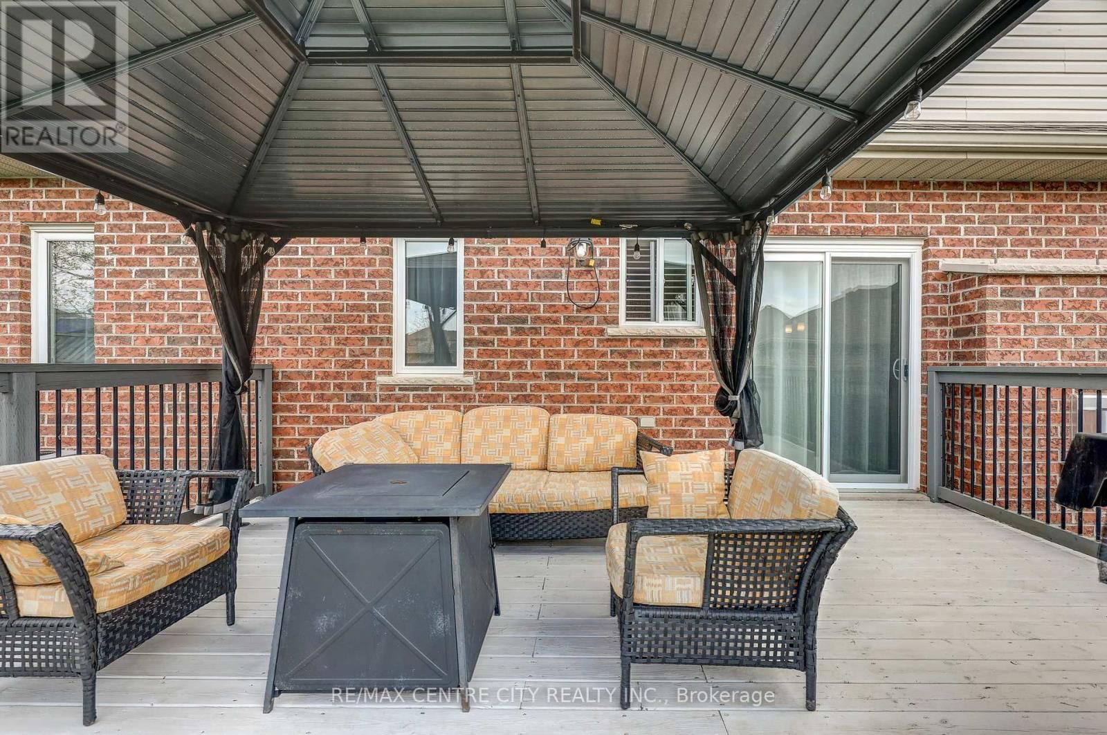 52 CIRCLEWOOD DRIVE Image 35