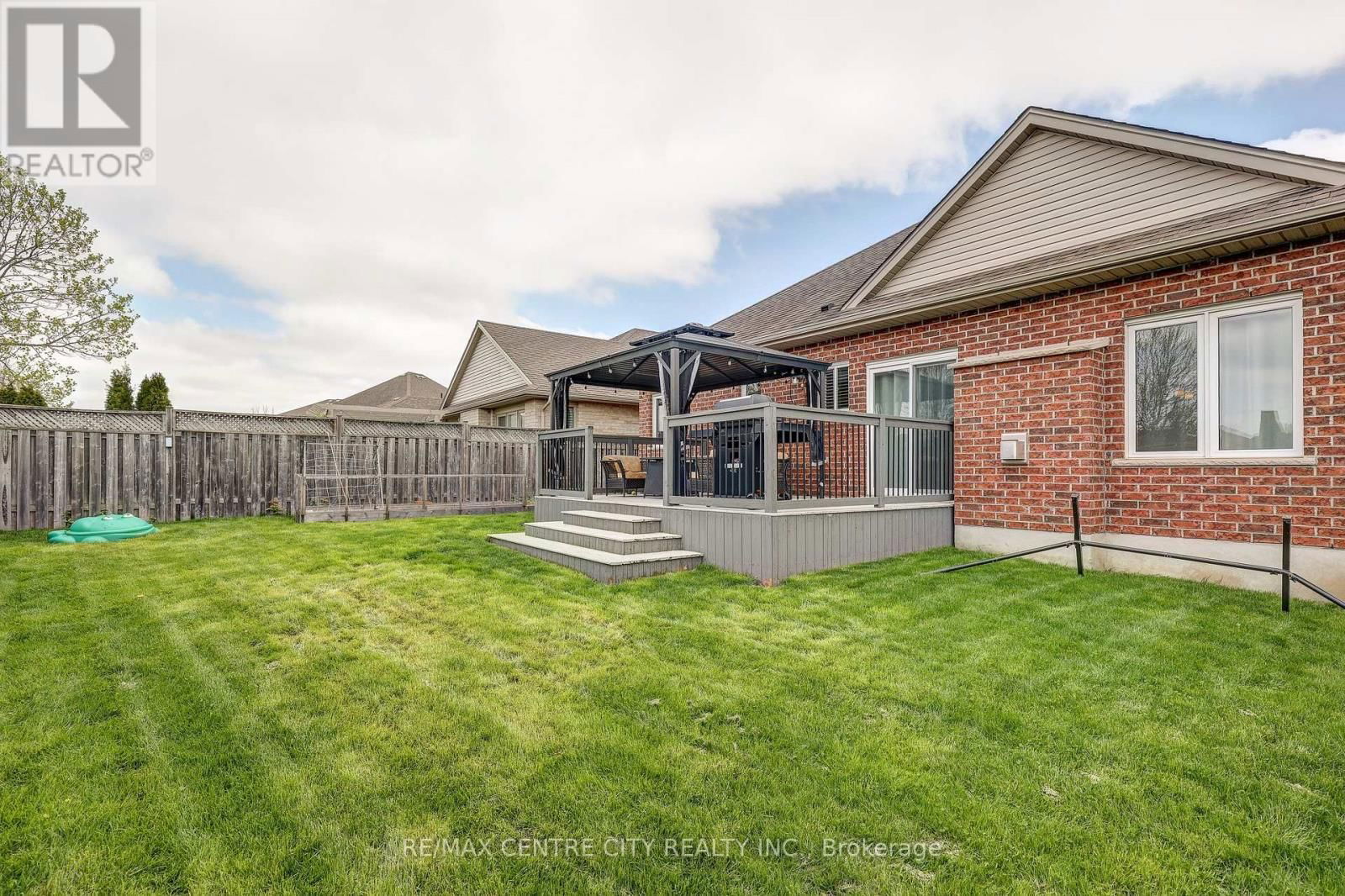 52 CIRCLEWOOD DRIVE Image 37