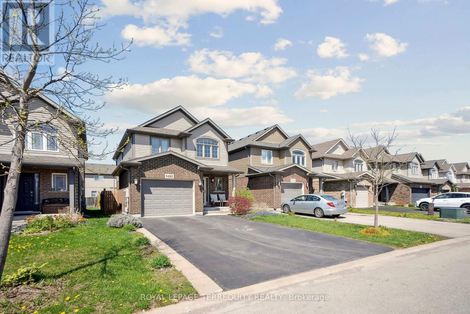 8465 KELSEY CRESCENT Image 2