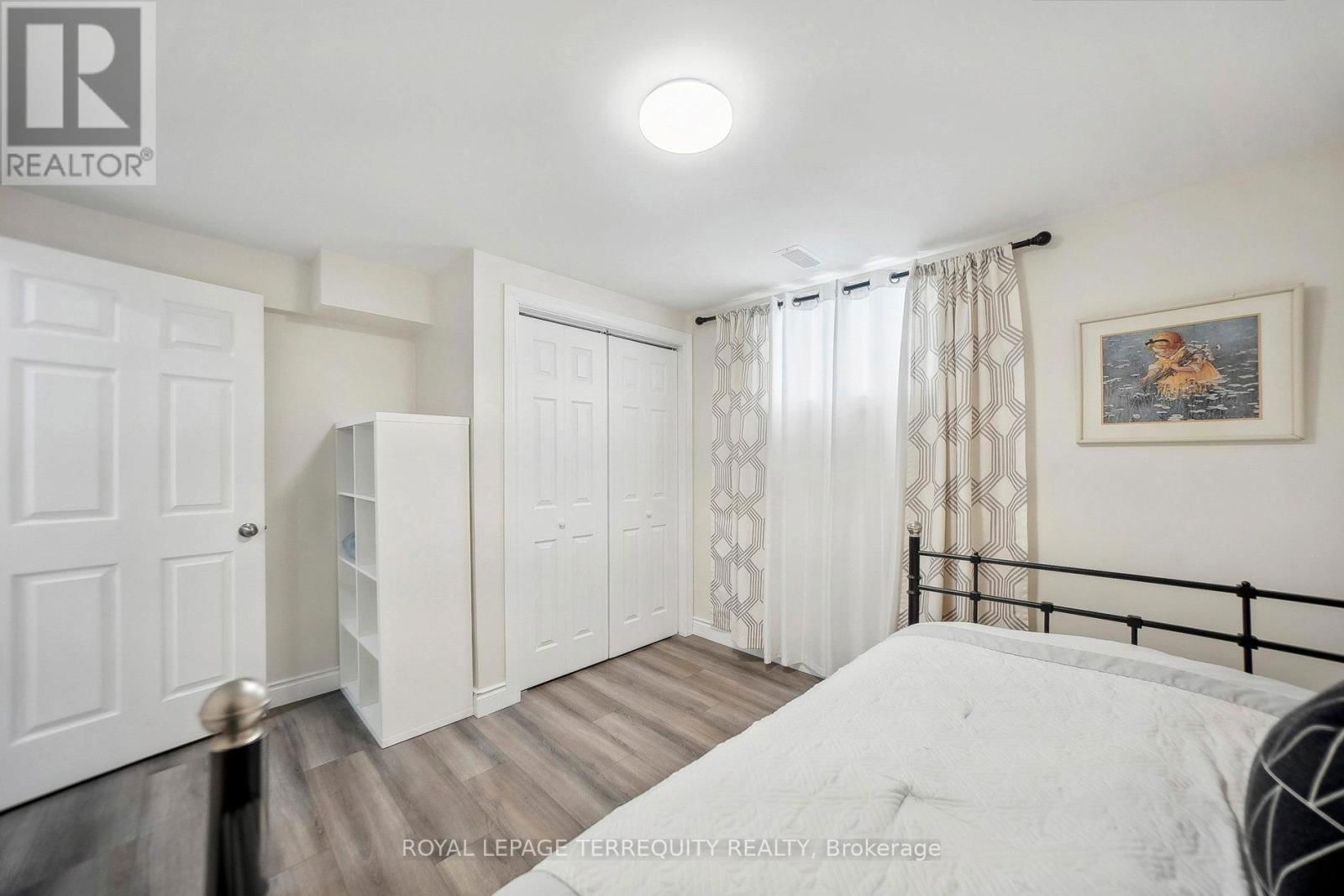 8465 KELSEY CRESCENT Image 29