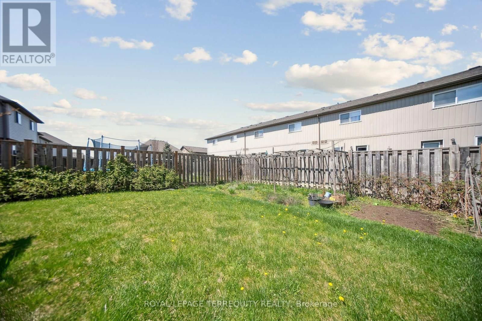 8465 KELSEY CRESCENT Image 34