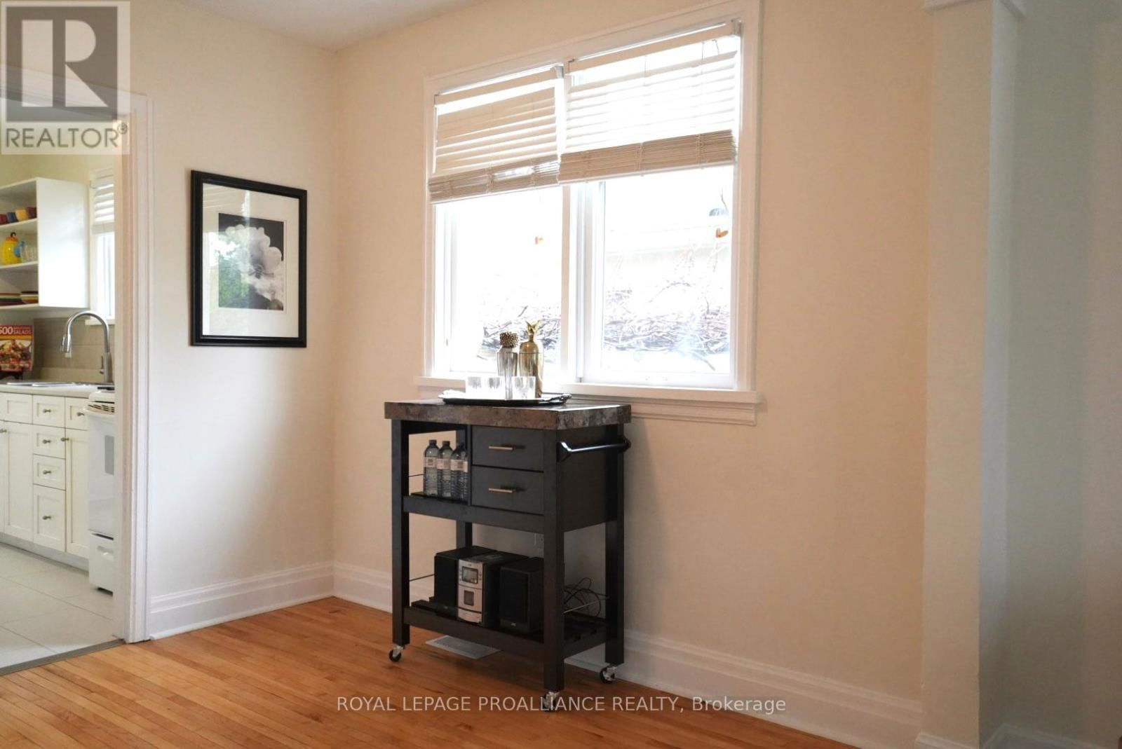 384 D'ARCY STREET Image 12