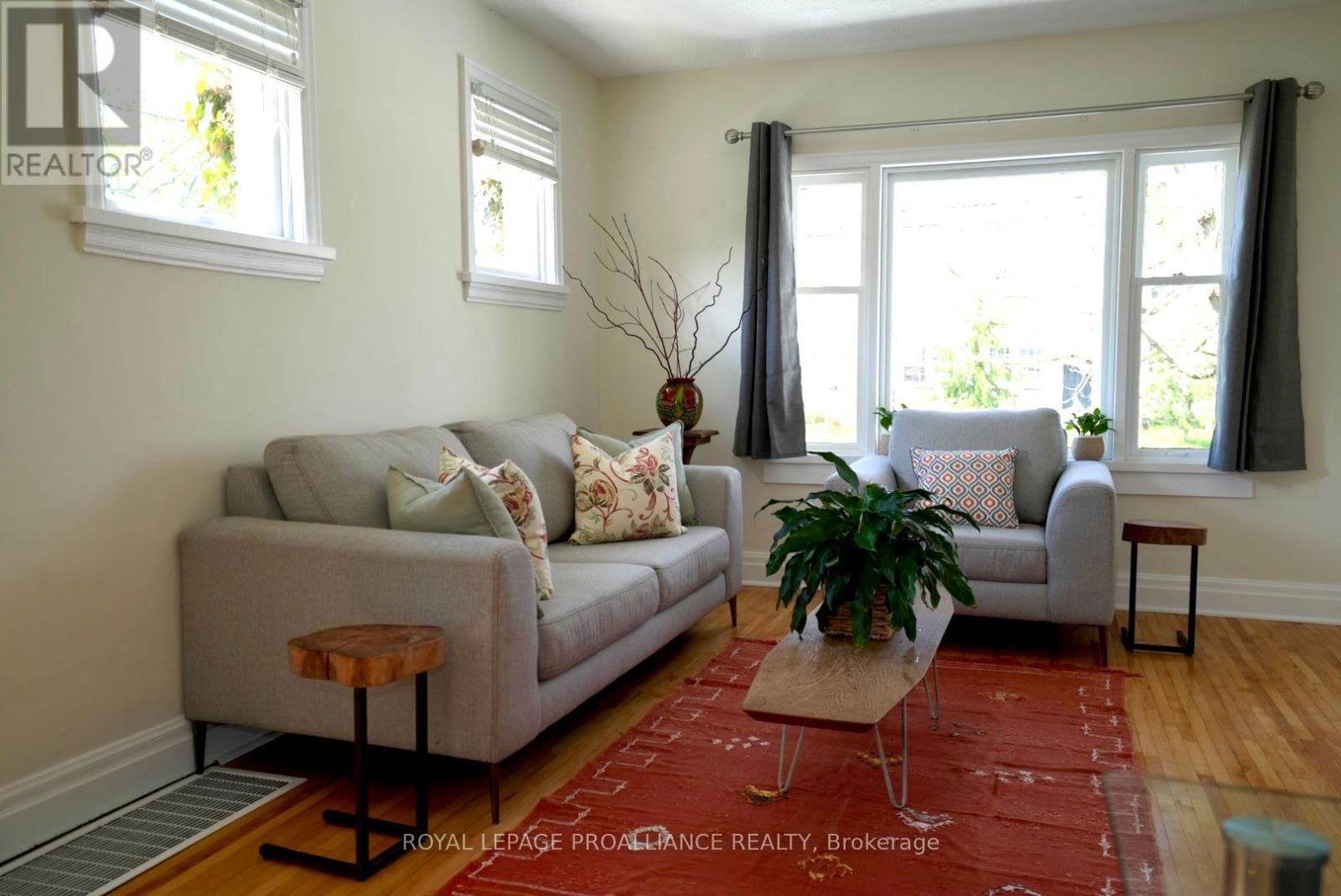 384 D'ARCY STREET Image 6