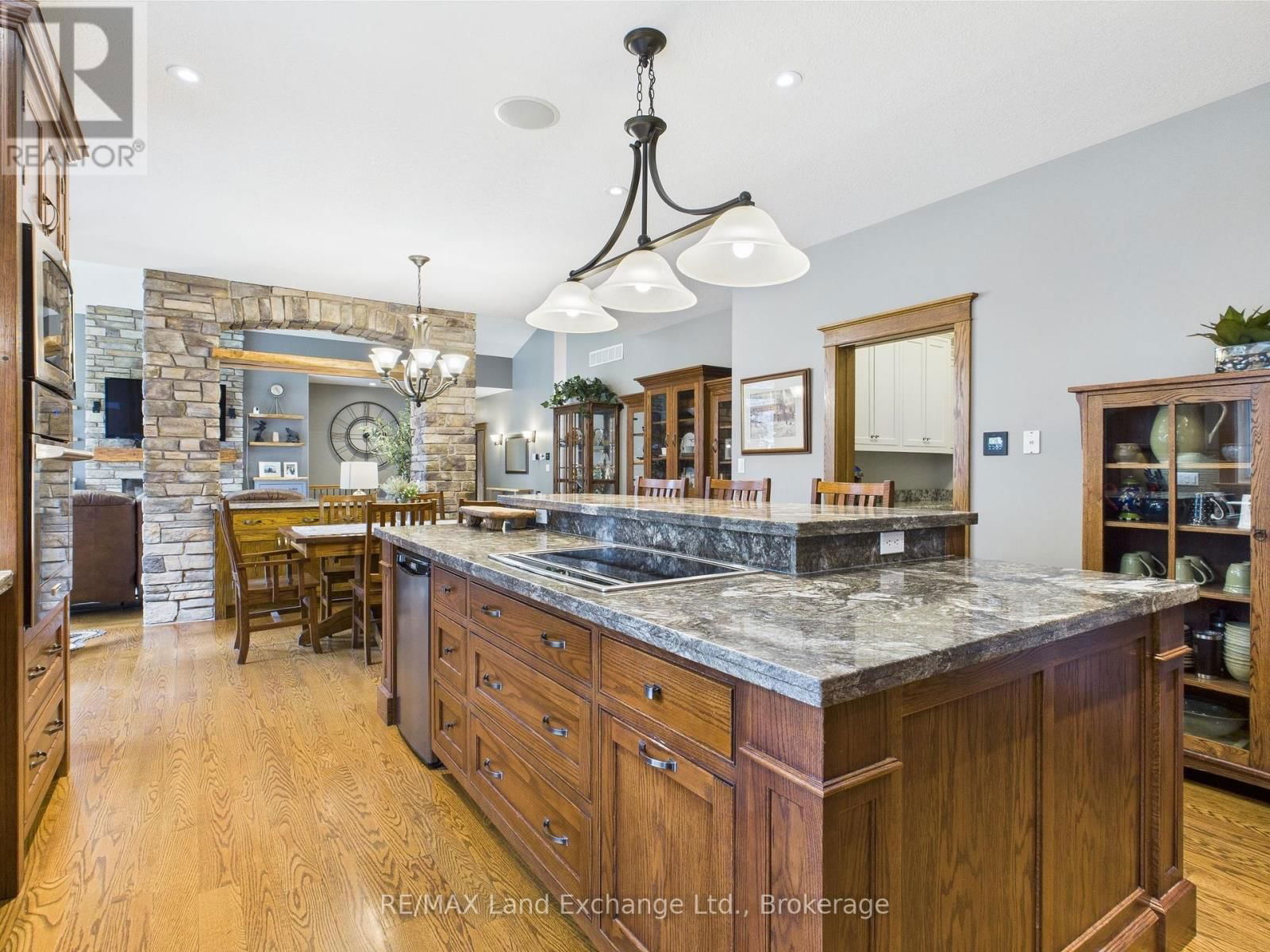 195 BIRCHWOOD AVENUE Image 15