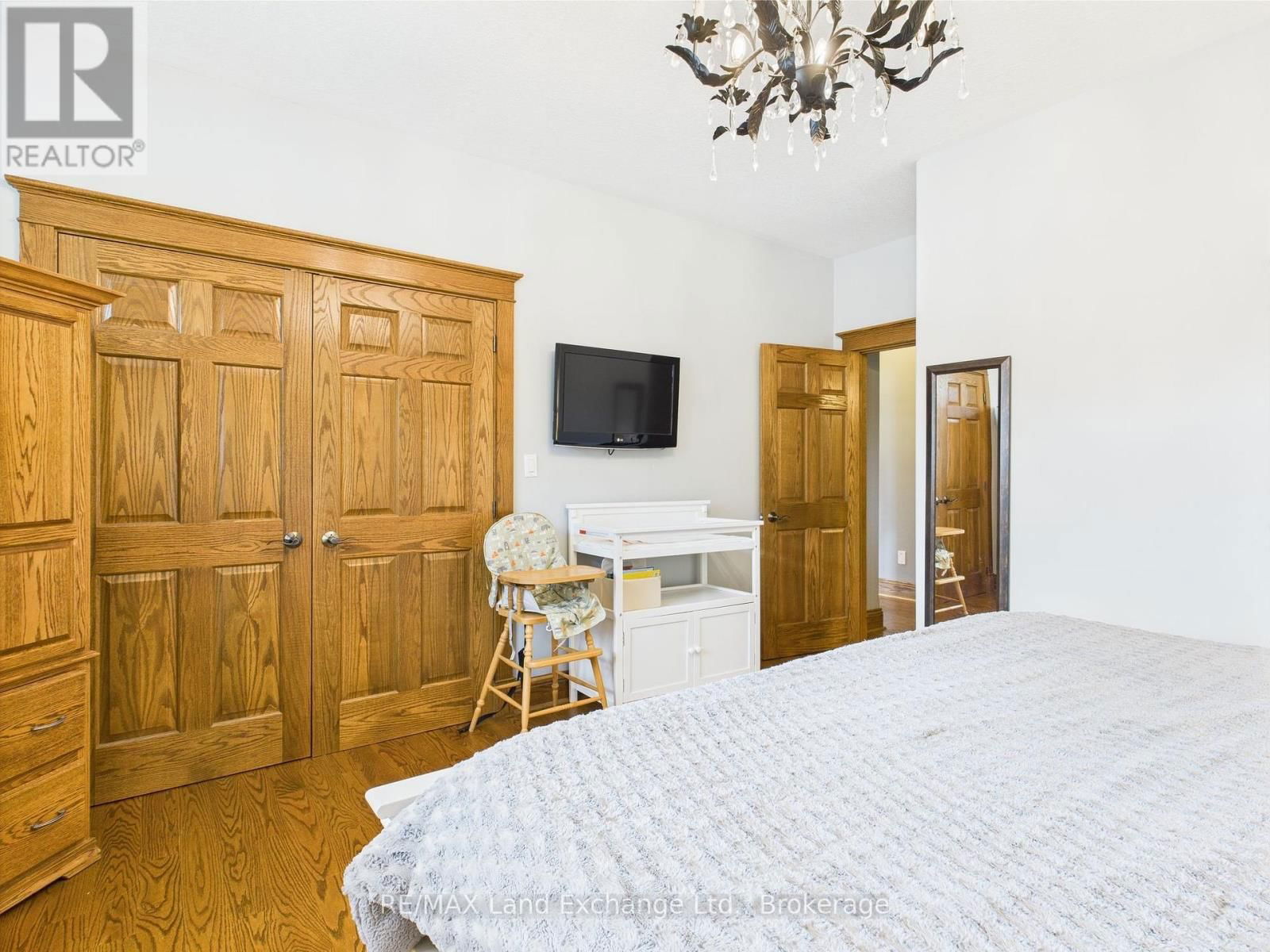 195 BIRCHWOOD AVENUE Image 22