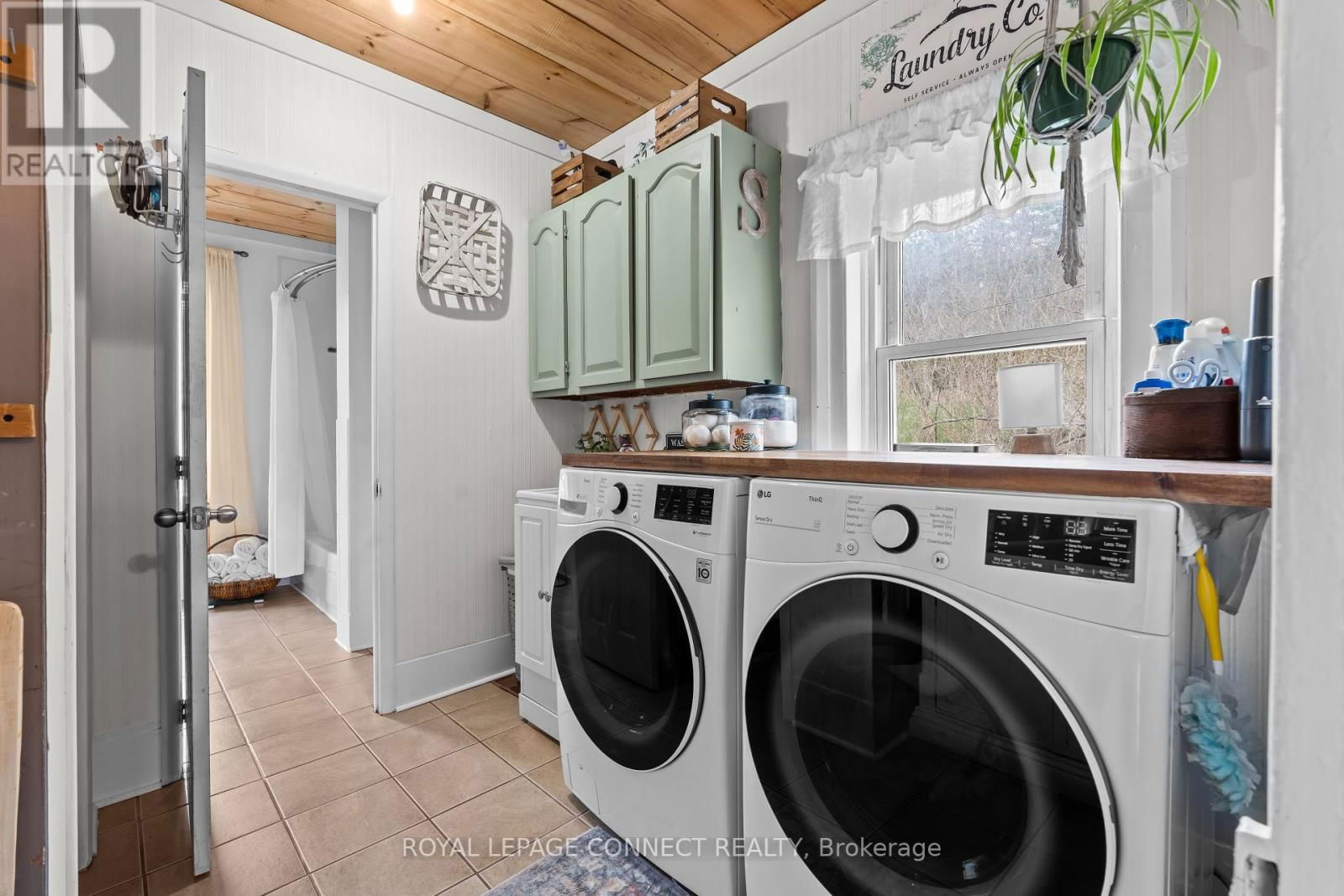 373 DESHANE ROAD Image 13