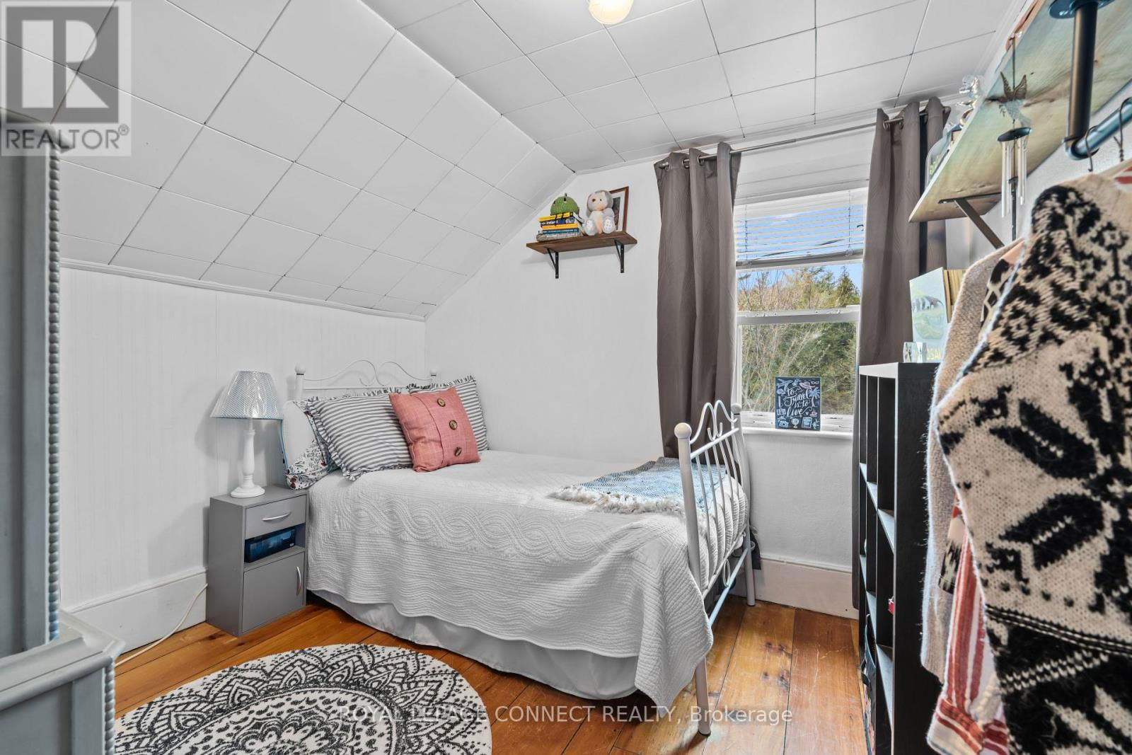 373 DESHANE ROAD Image 21