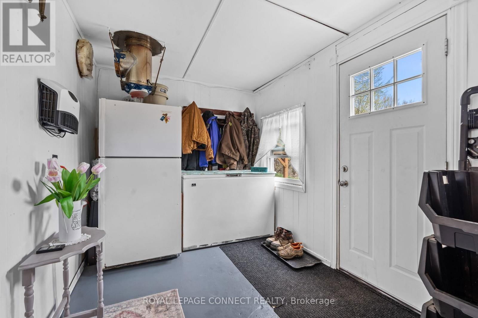 373 DESHANE ROAD Image 4