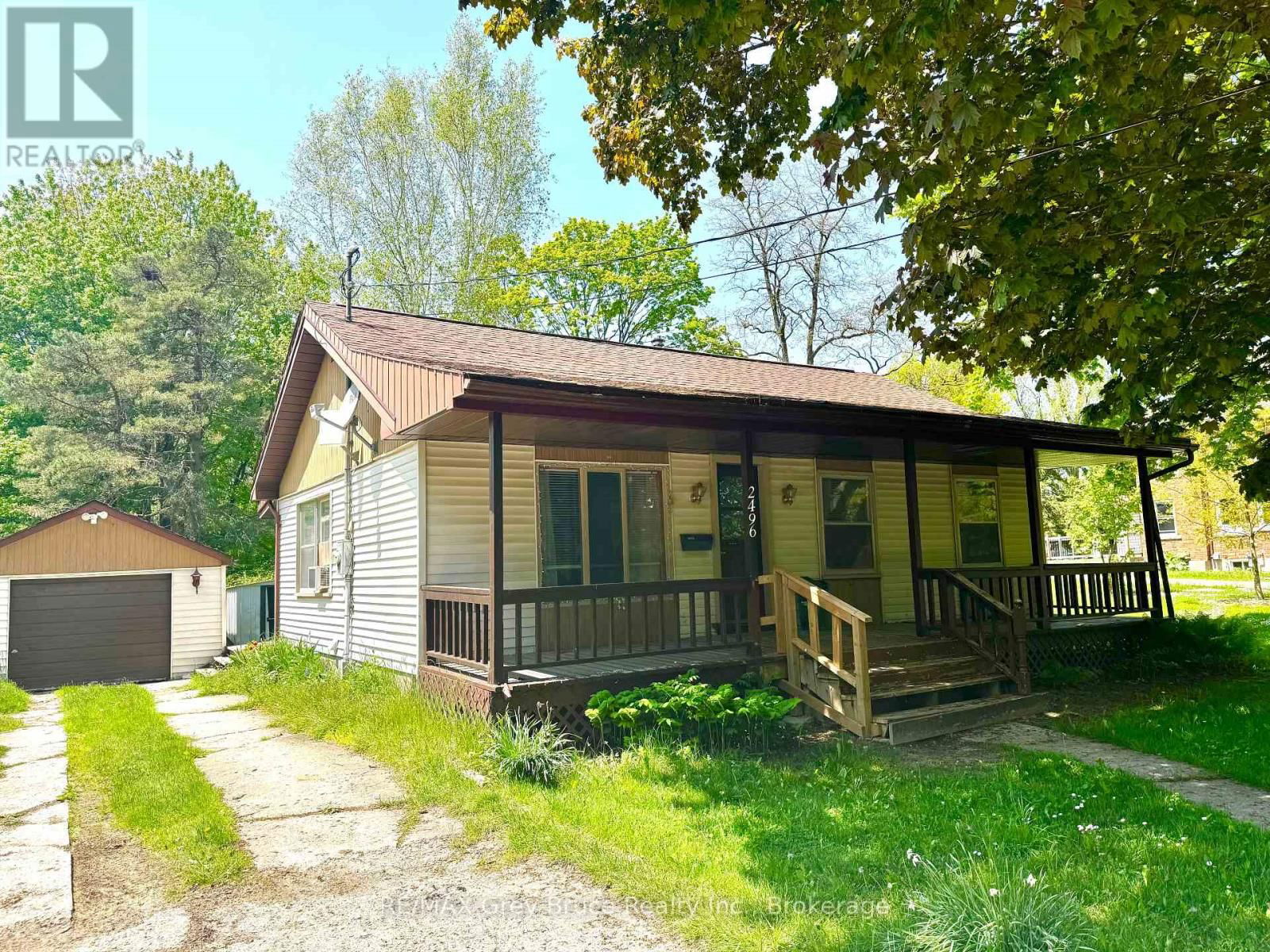 2496 6TH AVENUE WEST Image 1