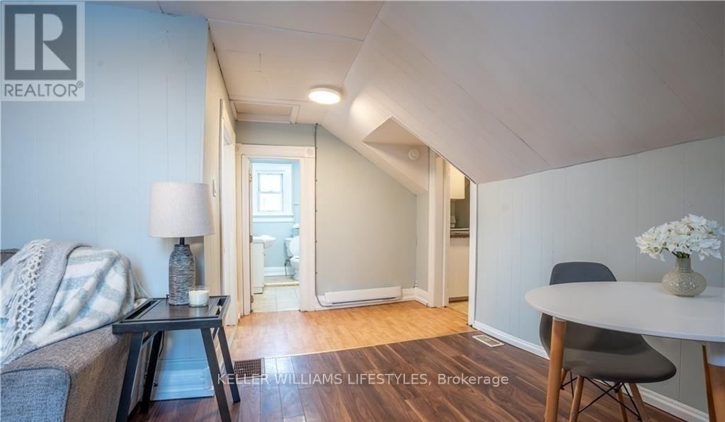 Upper - 83 ADELAIDE STREET SOUTH Image 7