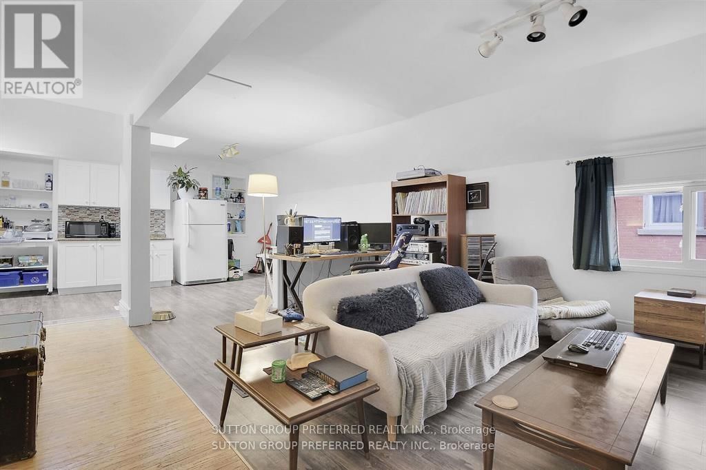 681 COLBORNE STREET Image 5