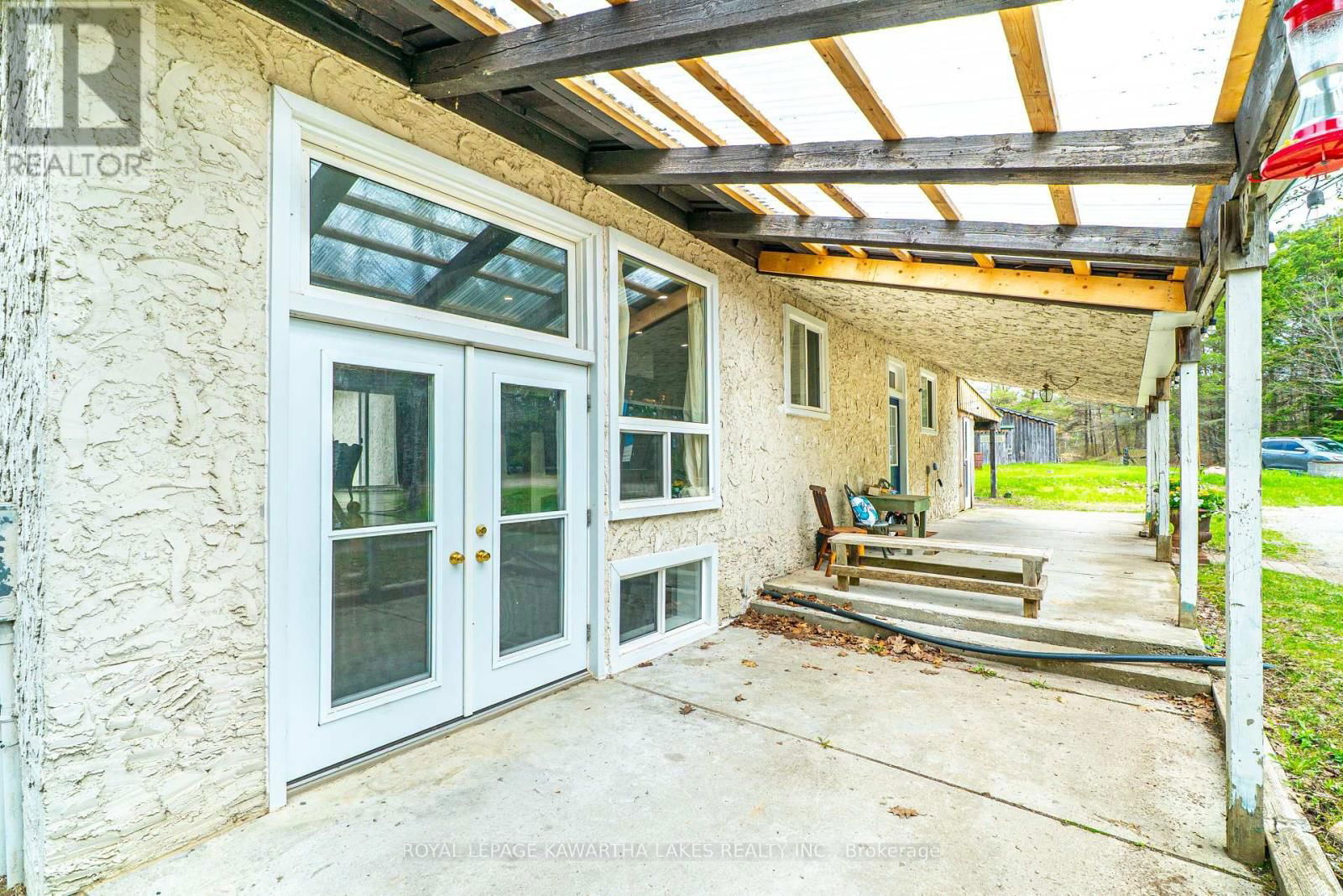 219 PONTYPOOL ROAD Image 12