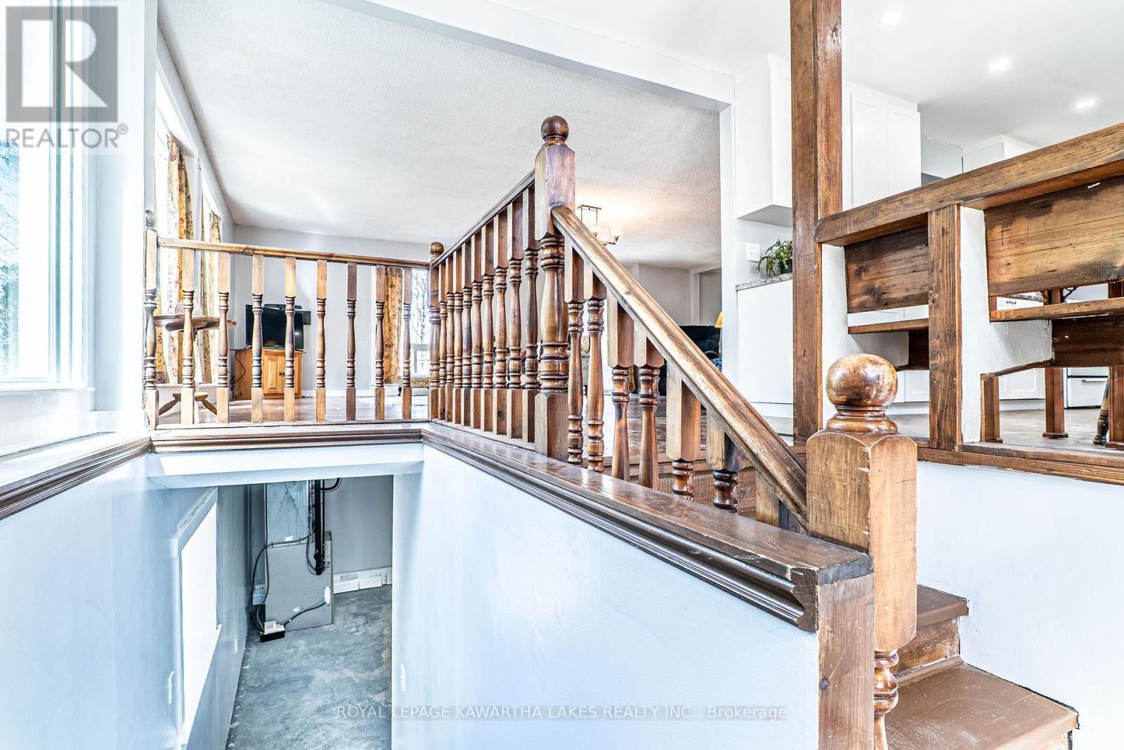 219 PONTYPOOL ROAD Image 13