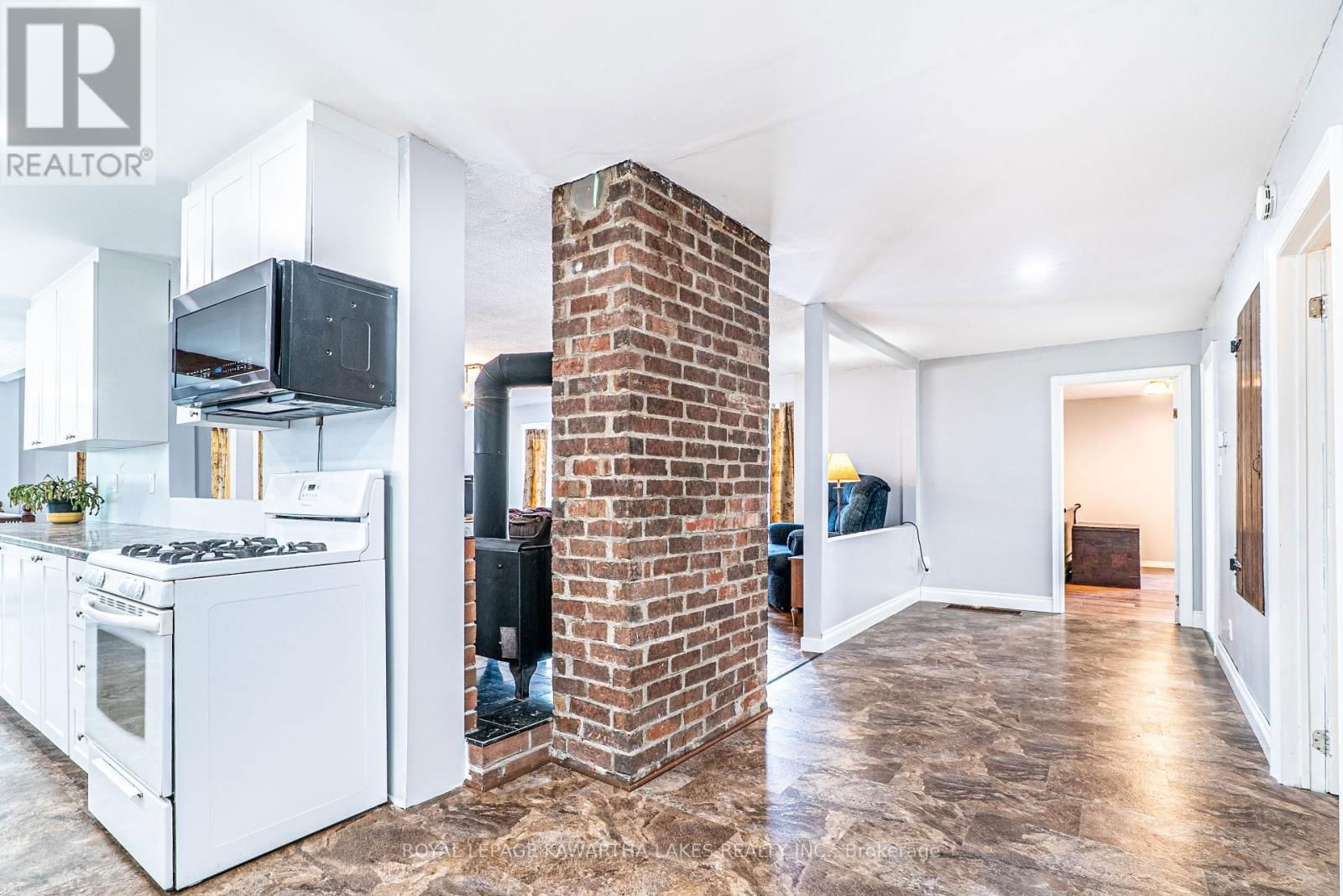 219 PONTYPOOL ROAD Image 18