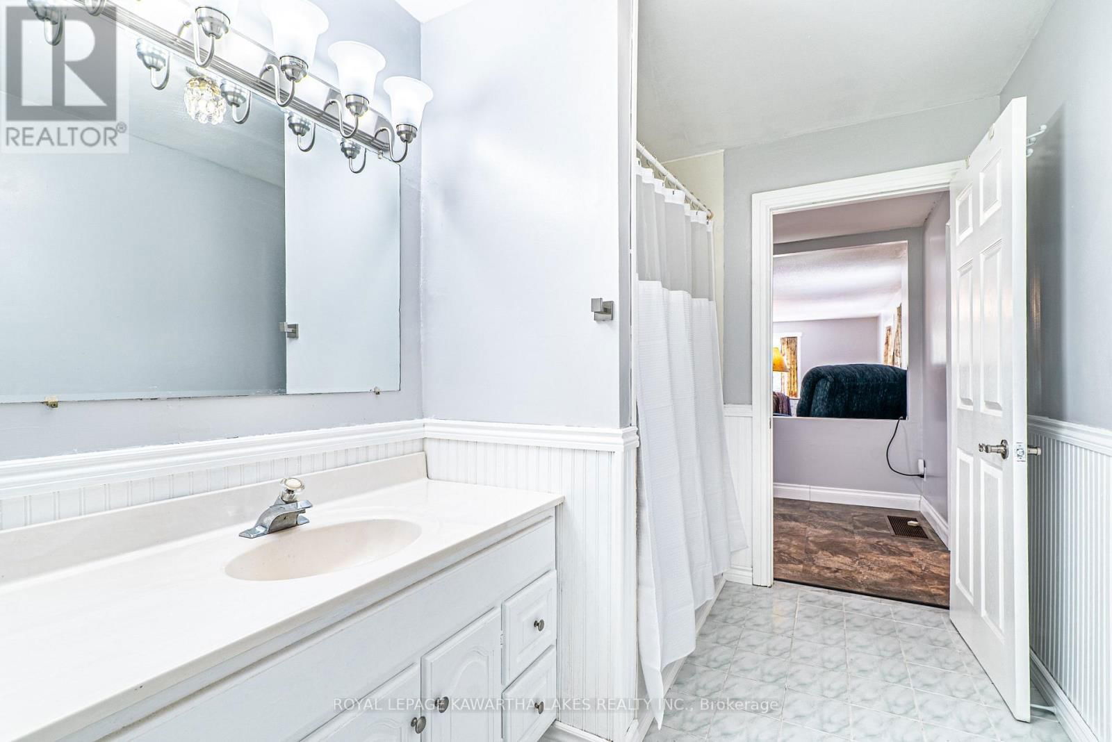 219 PONTYPOOL ROAD Image 28