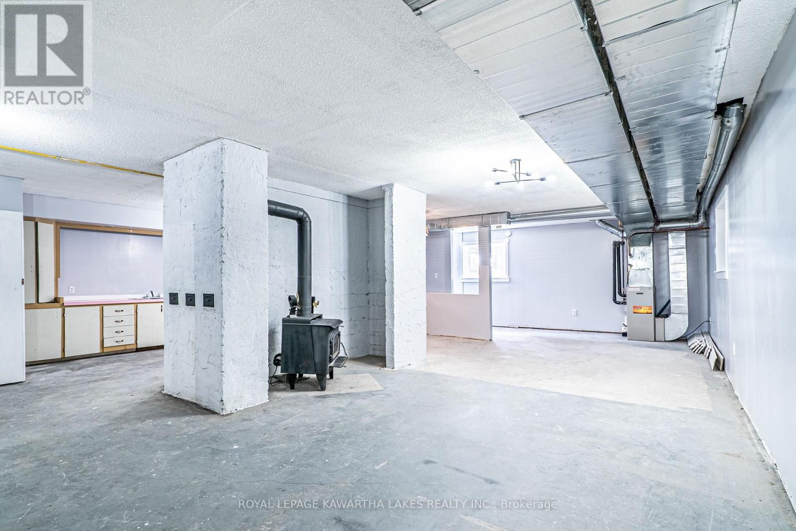 219 PONTYPOOL ROAD Image 31
