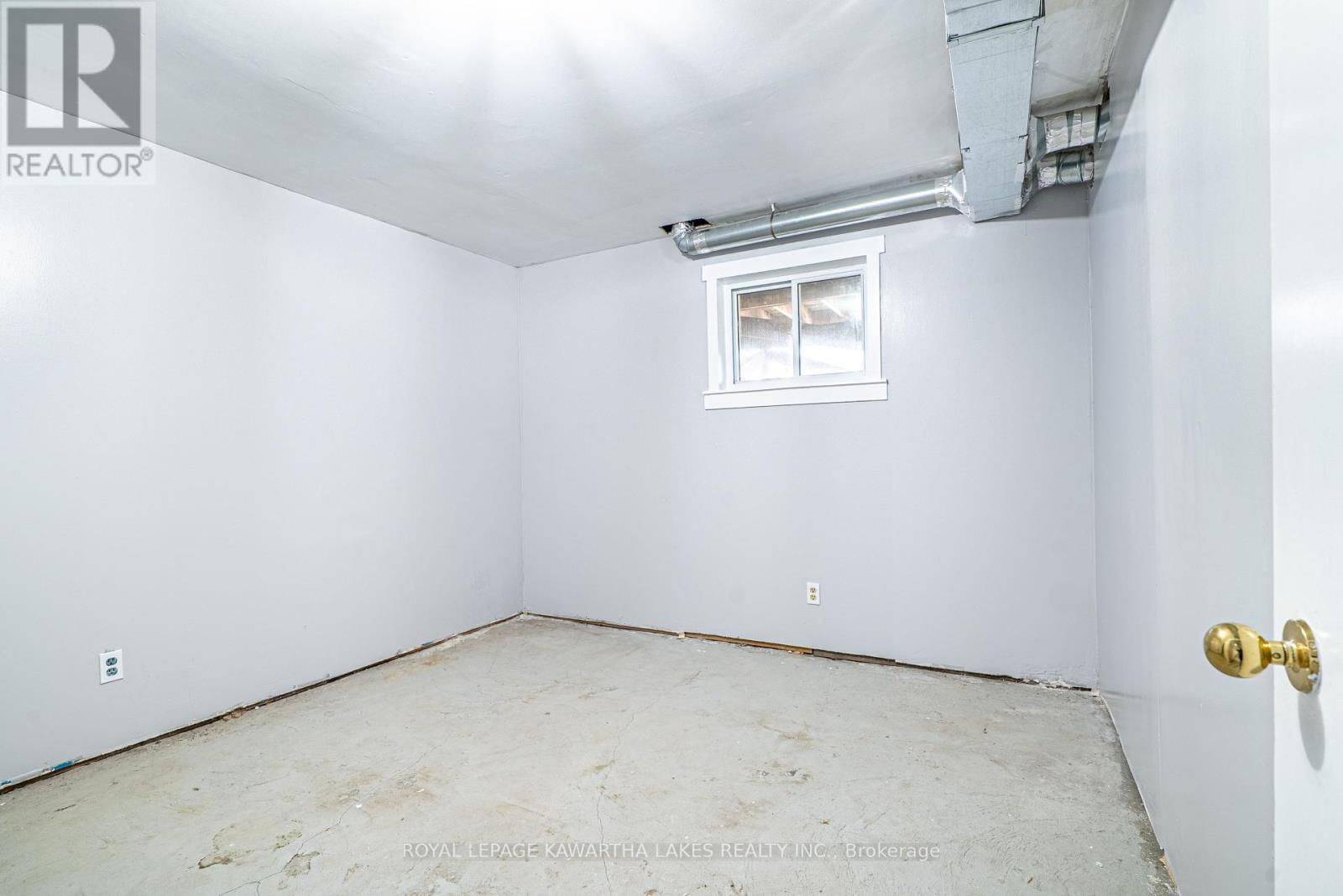 219 PONTYPOOL ROAD Image 35
