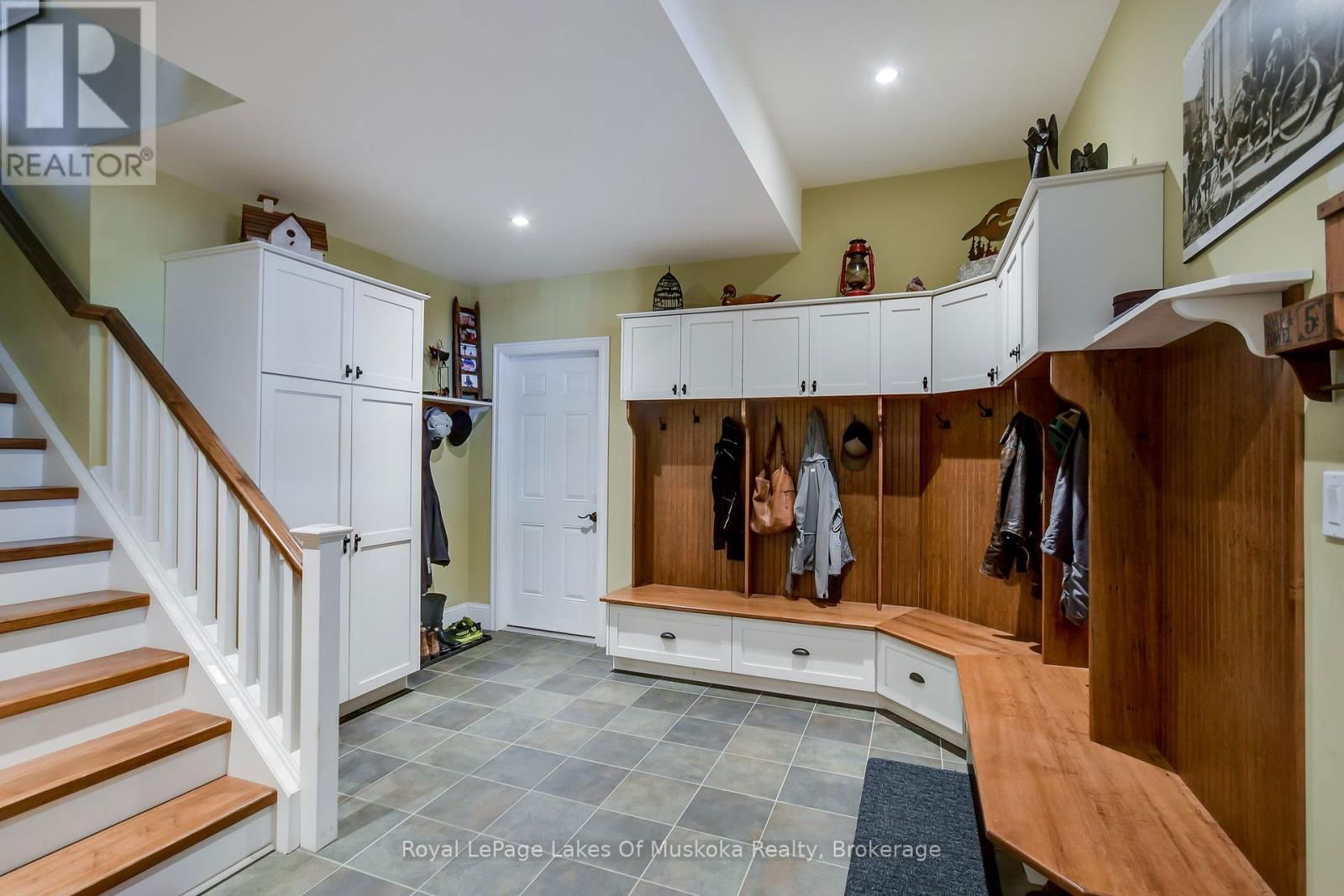 230 ECCLESTONE DRIVE Image 22