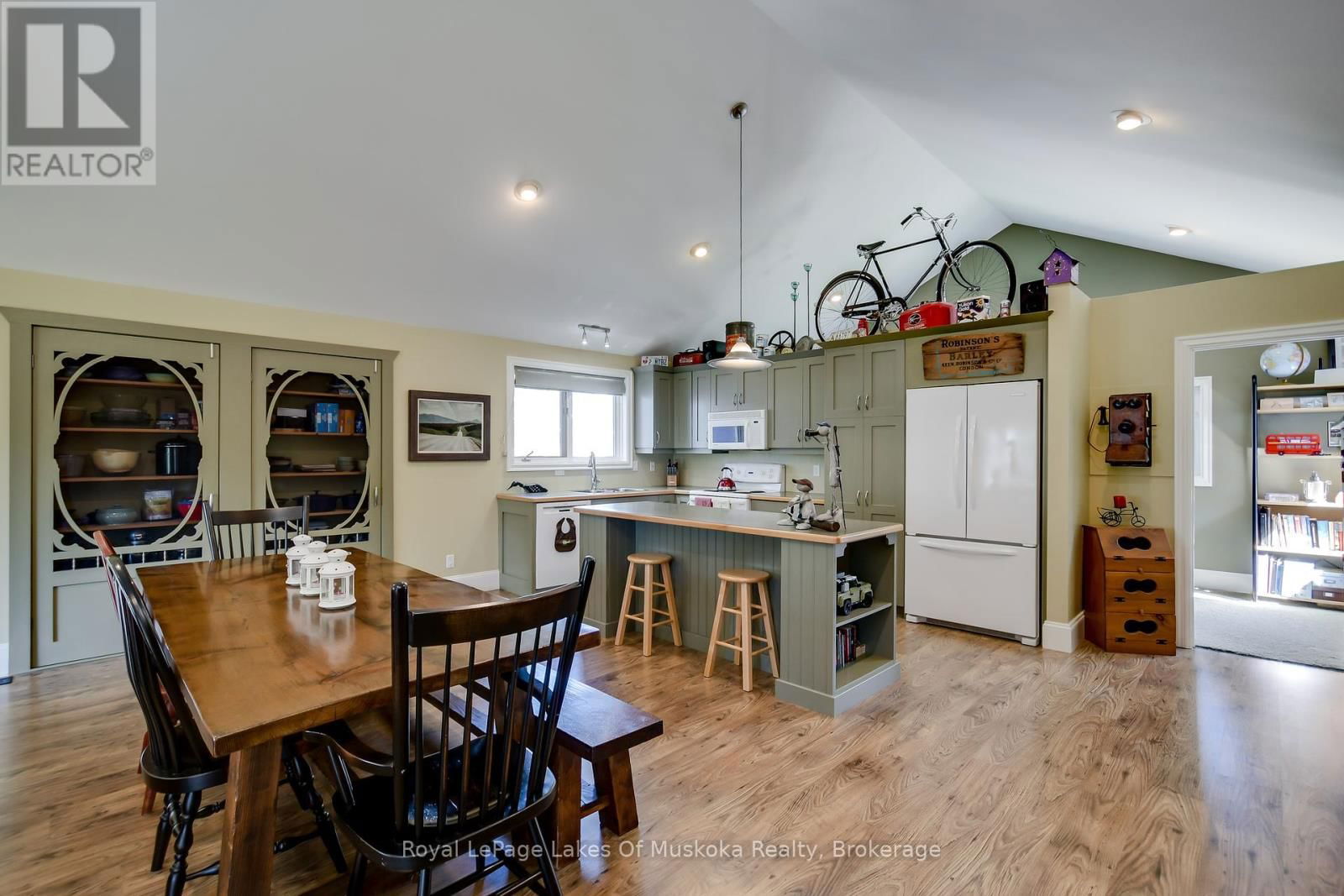 230 ECCLESTONE DRIVE Image 23