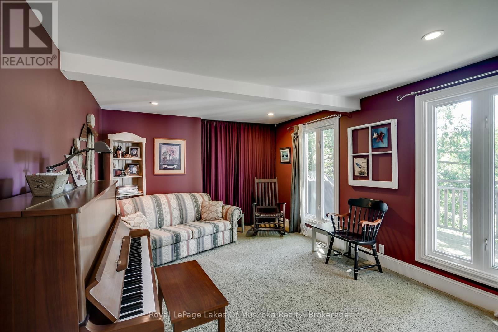 230 ECCLESTONE DRIVE Image 33