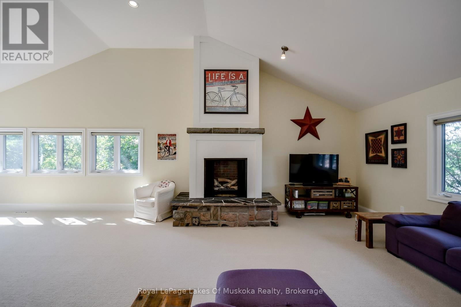 230 ECCLESTONE DRIVE Image 44