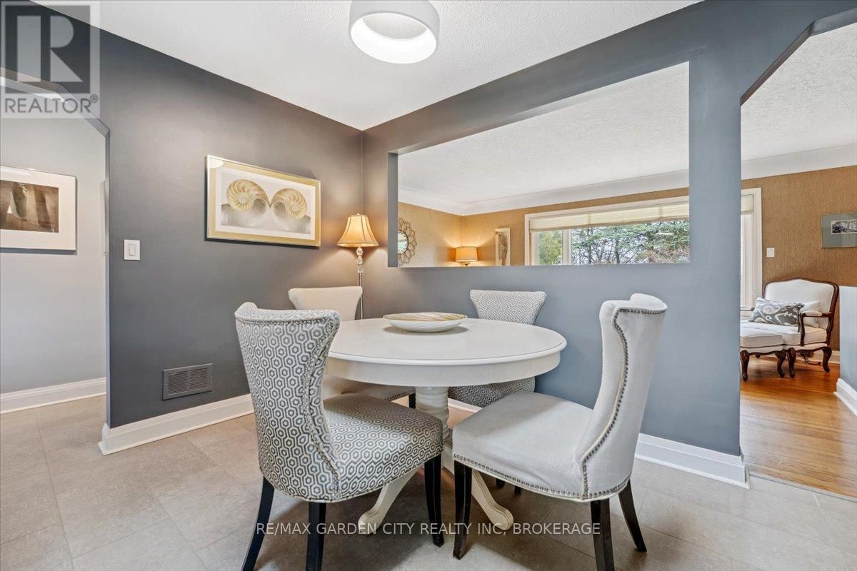 13 LORIMER STREET Image 14