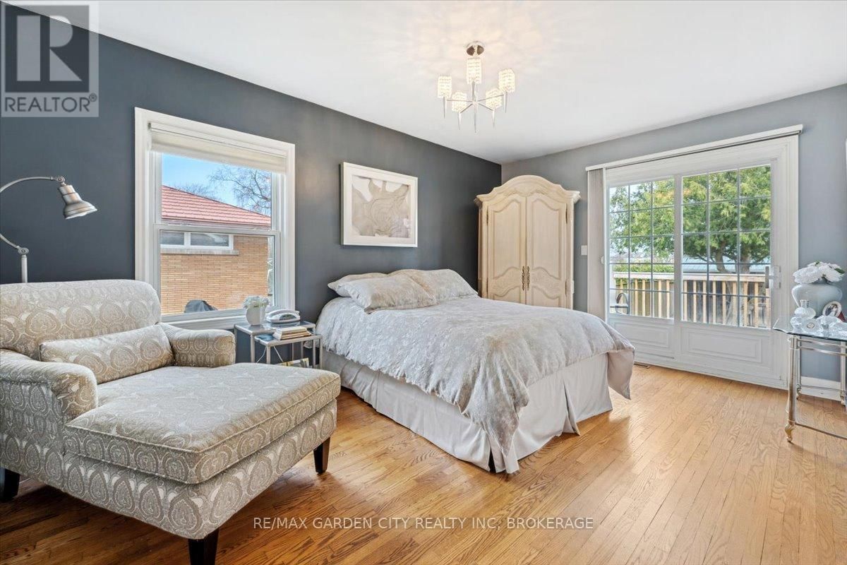13 LORIMER STREET Image 15