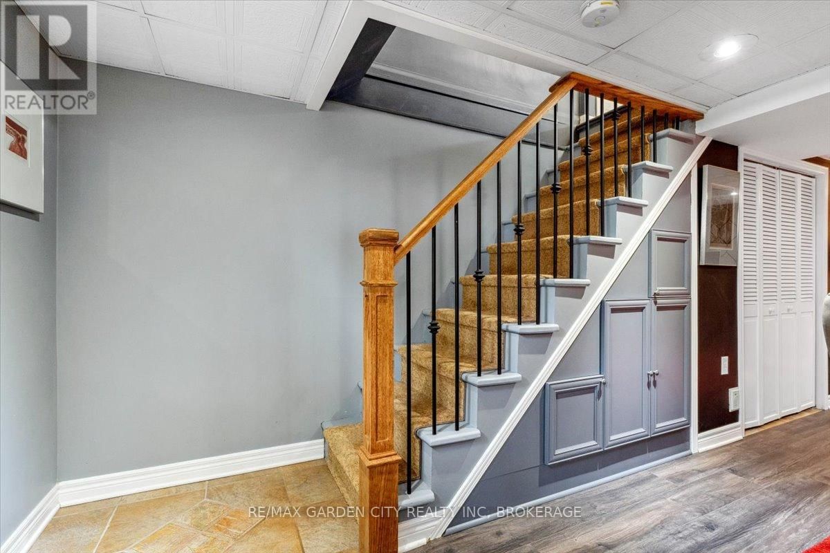 13 LORIMER STREET Image 22