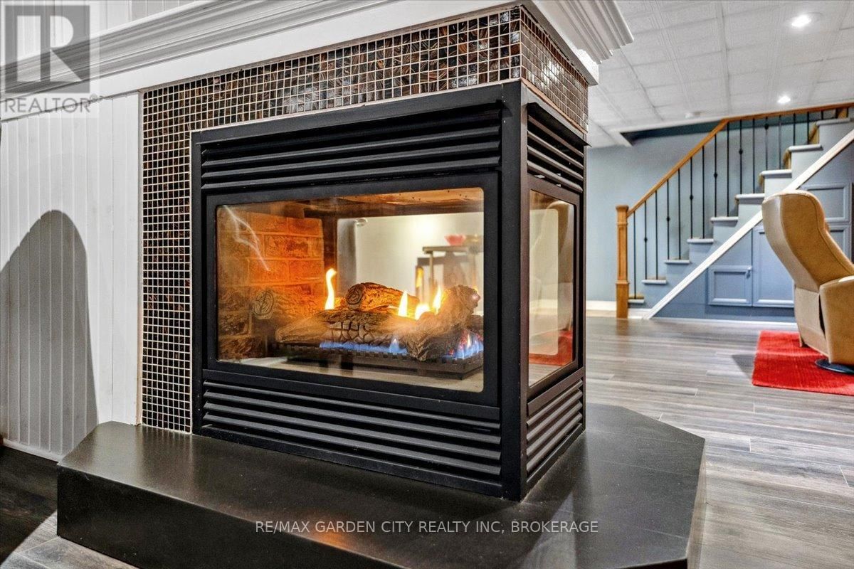 13 LORIMER STREET Image 26