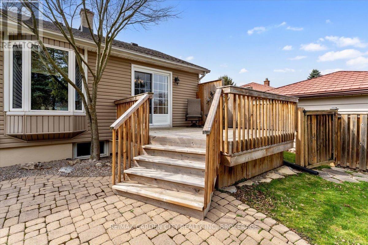 13 LORIMER STREET Image 31