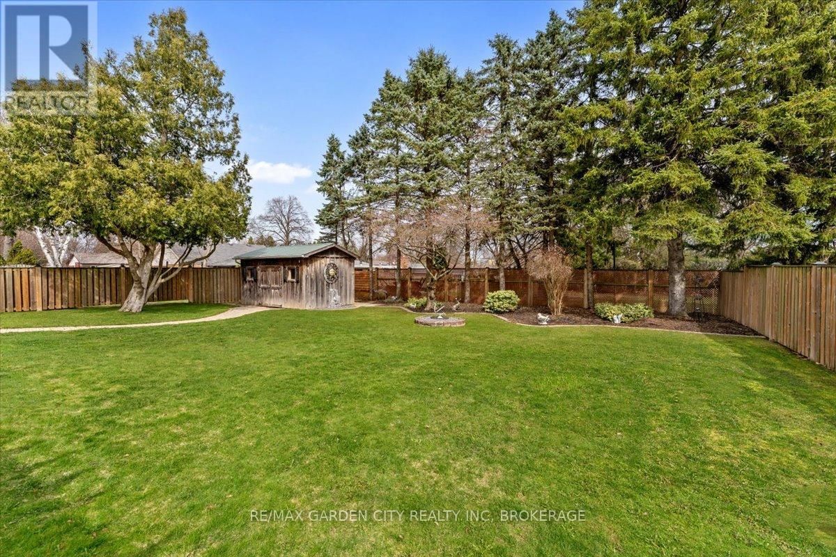 13 LORIMER STREET Image 32