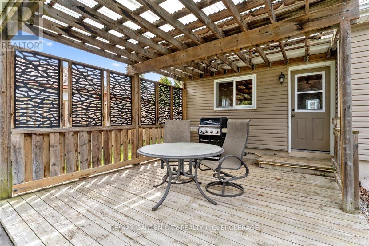 13 LORIMER STREET Image 34