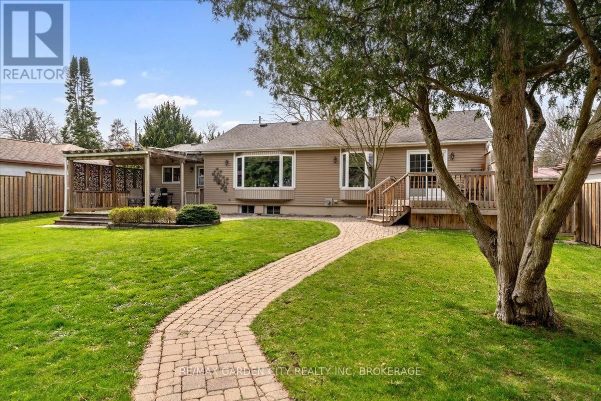 13 LORIMER STREET Image 36