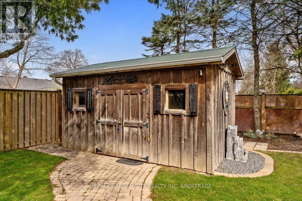 13 LORIMER STREET Image 37