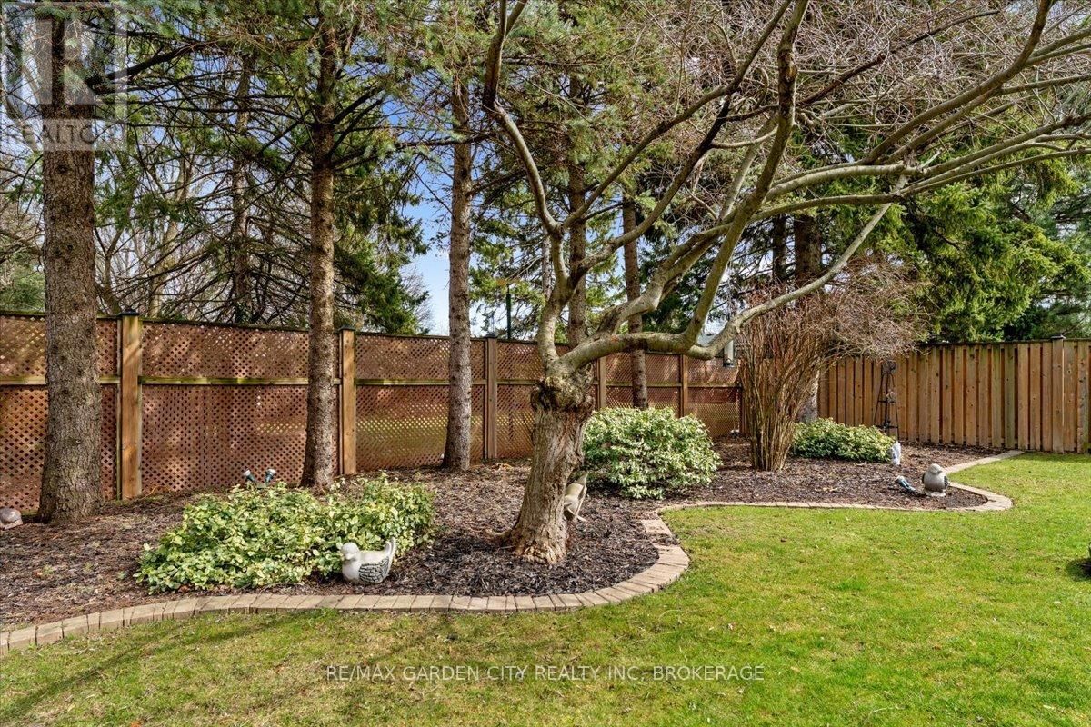 13 LORIMER STREET Image 39