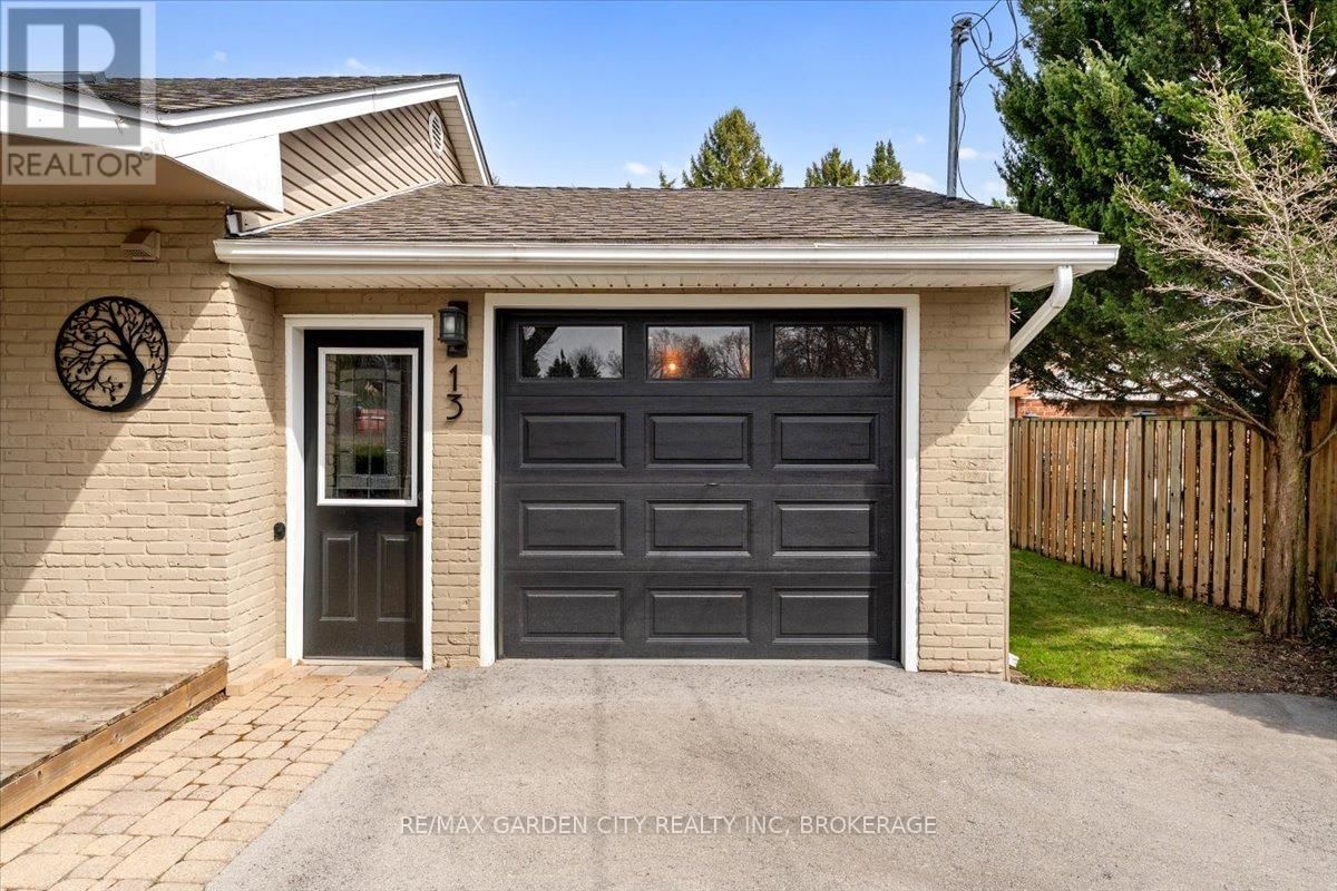 13 LORIMER STREET Image 4
