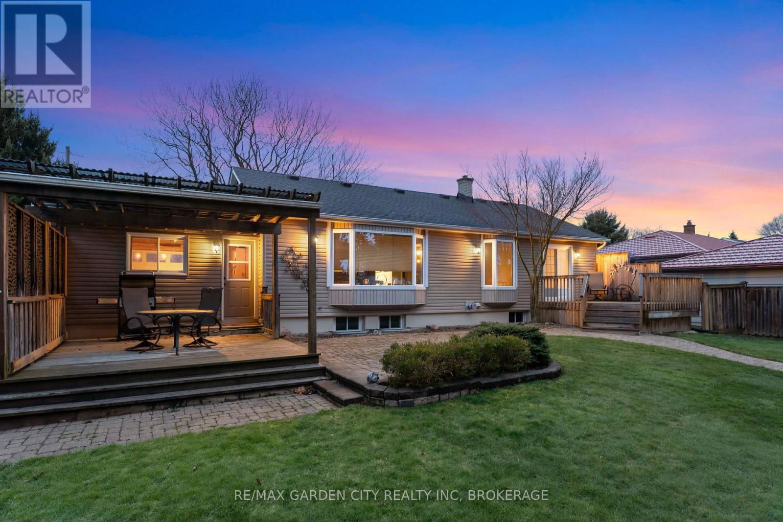 13 LORIMER STREET Image 44