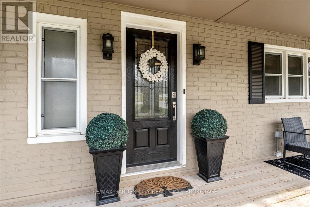 13 LORIMER STREET Image 6