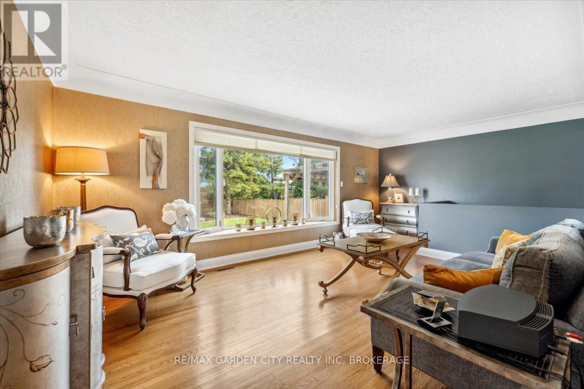 13 LORIMER STREET Image 8